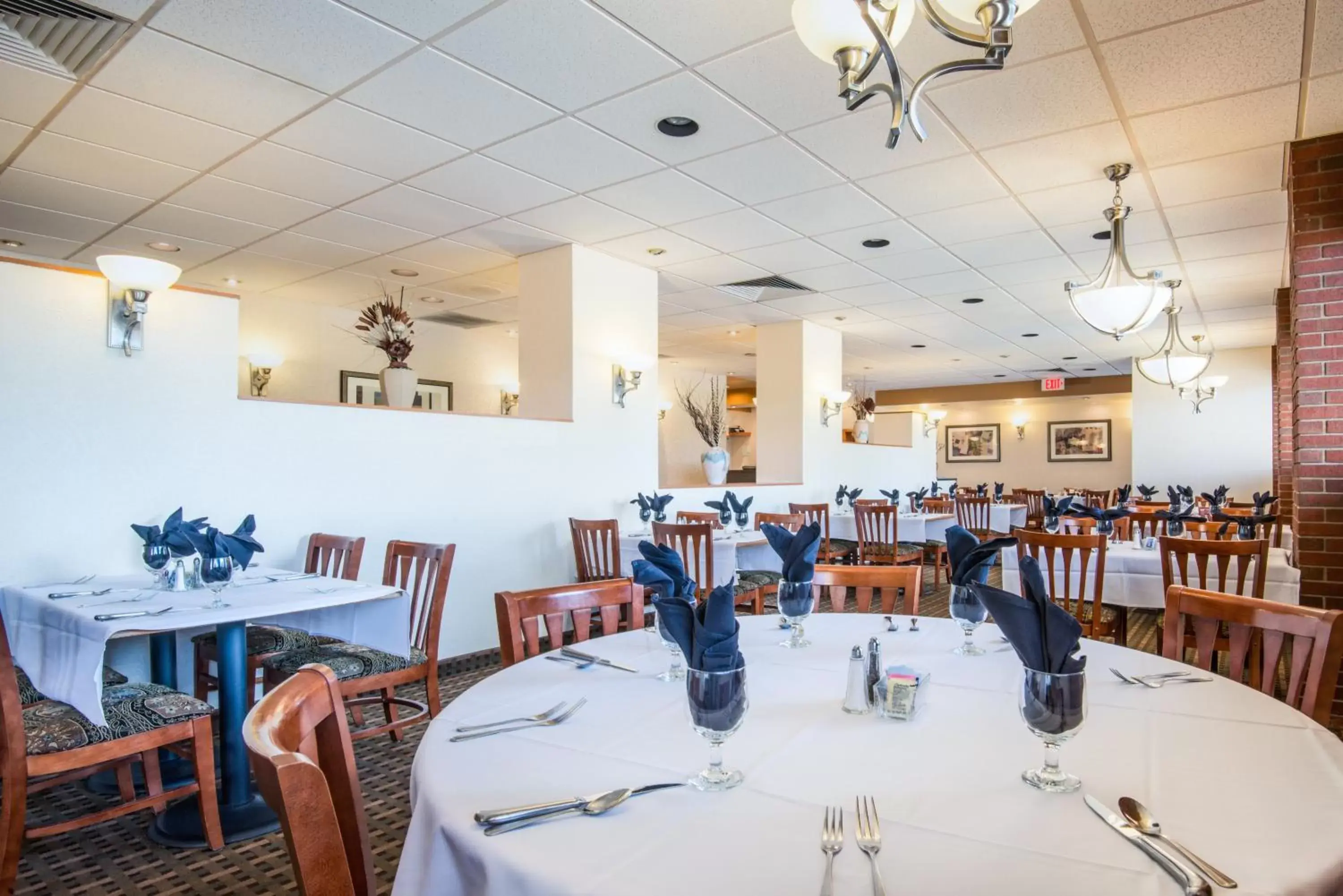 Restaurant/Places to Eat in Holiday Inn Riverton-Convention Center, an IHG Hotel
