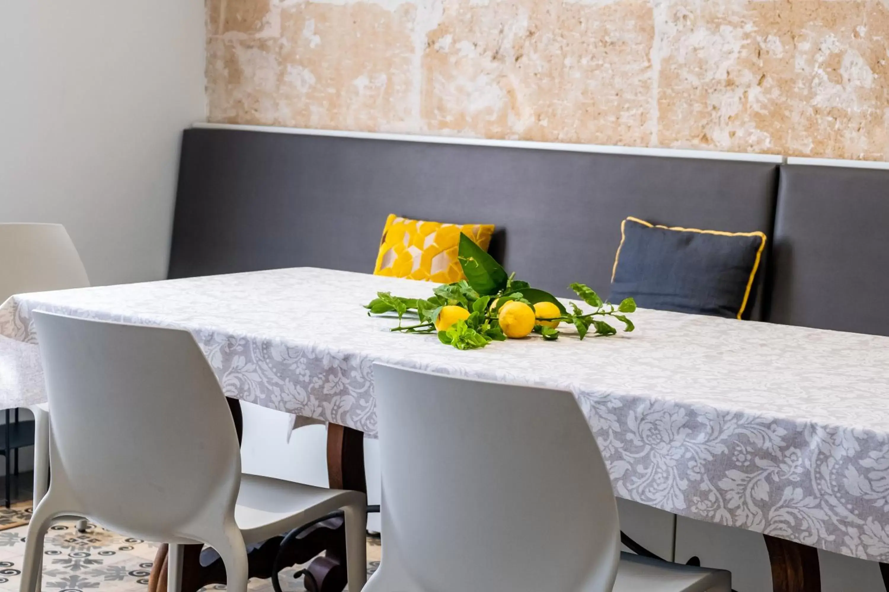 Dining Area in Unic - Turisme d'interior