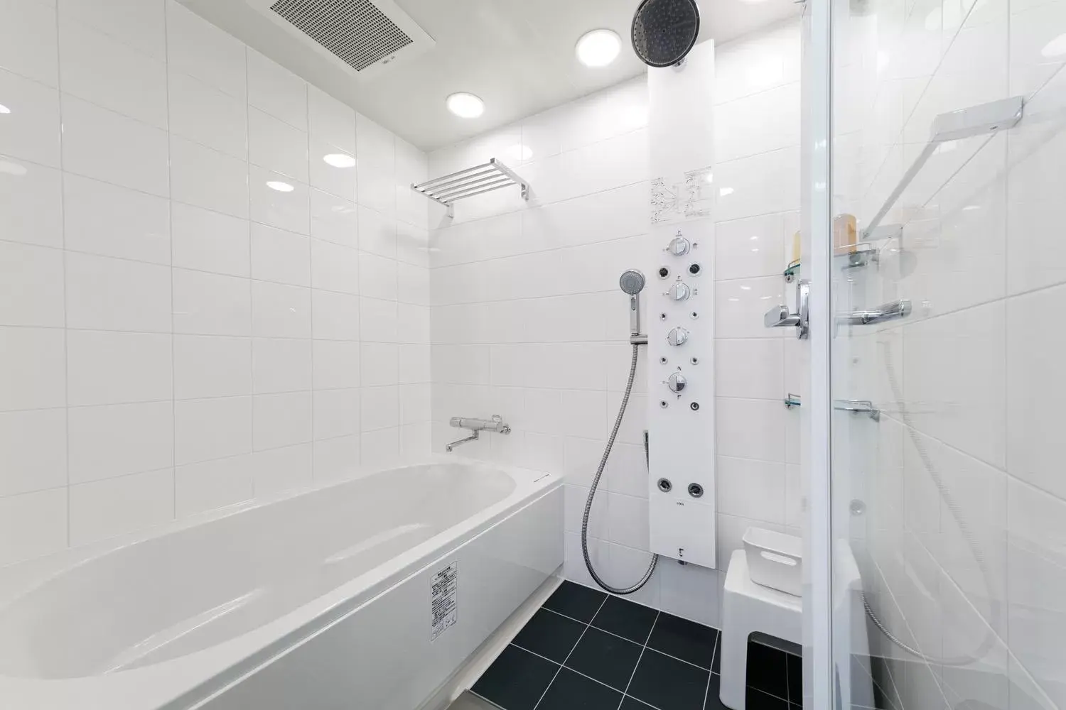 Shower, Bathroom in HOTEL FORZA HAKATAEKI CHIKUSHI-GUCHI Ⅰ