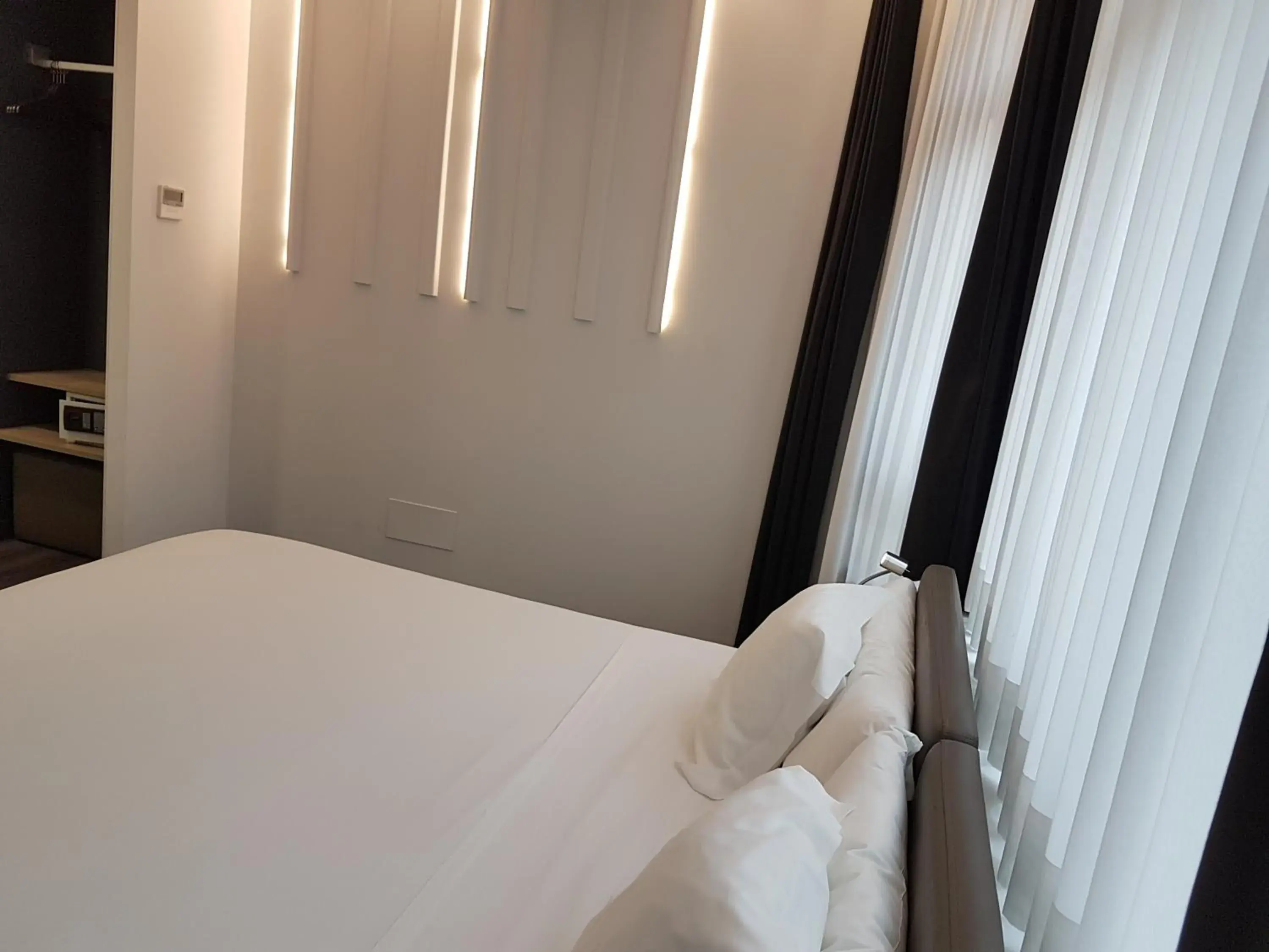 Bedroom, Bed in Hotel Lux Santiago