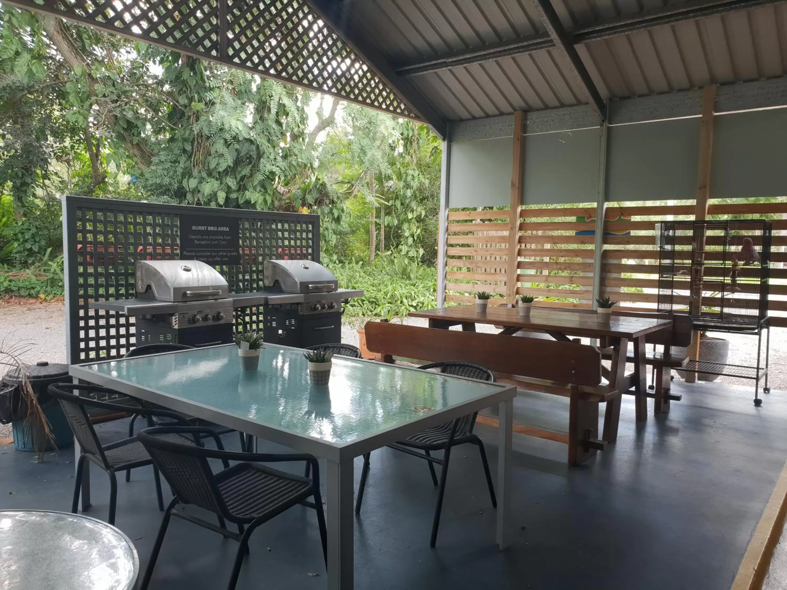 Property building, Restaurant/Places to Eat in Beerwah Motor Lodge