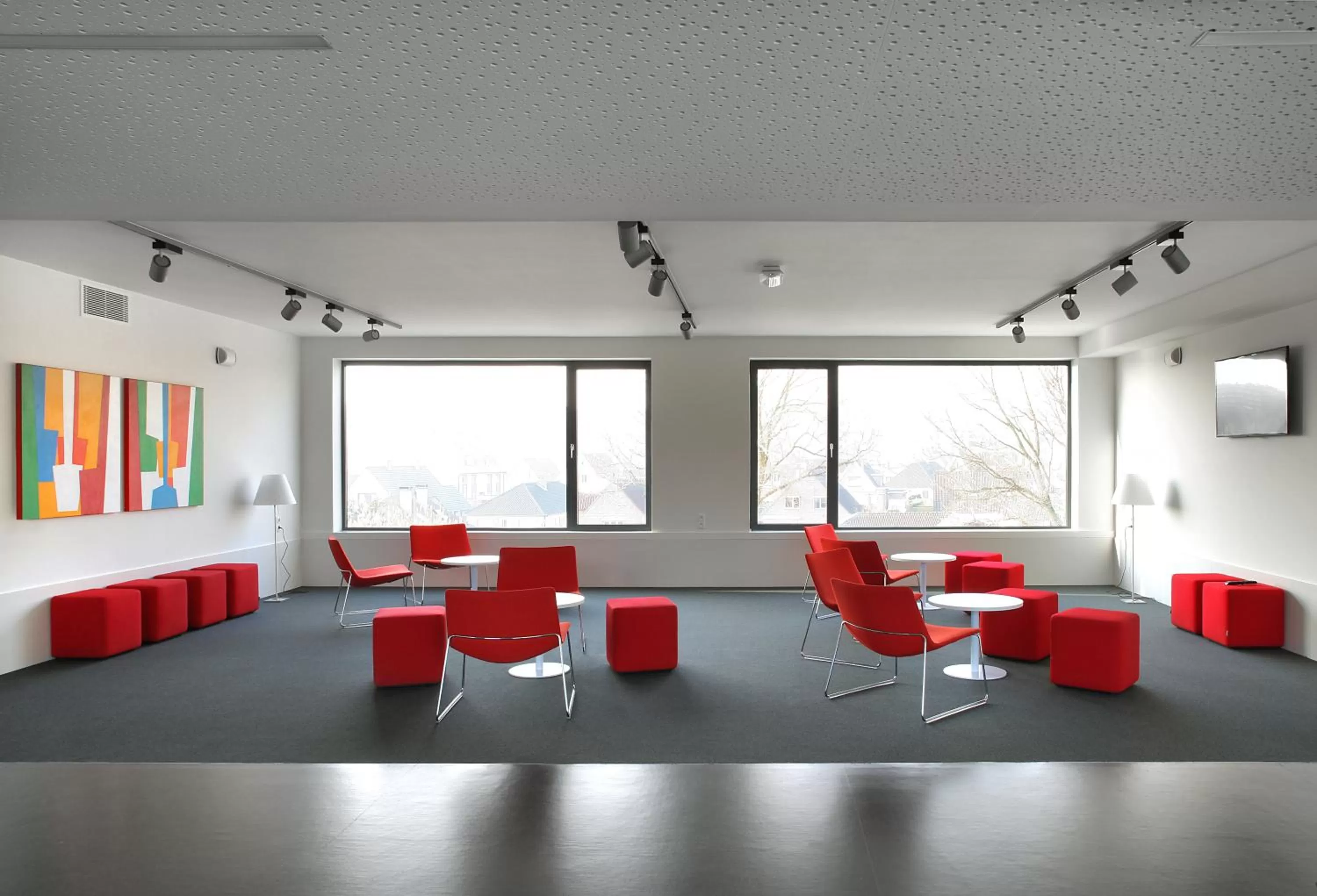 Communal lounge/ TV room in Hotel Middelpunt - Gratis Parking - Ontbijt inbegrepen! Nieuwjaarsbrunch 01 januari