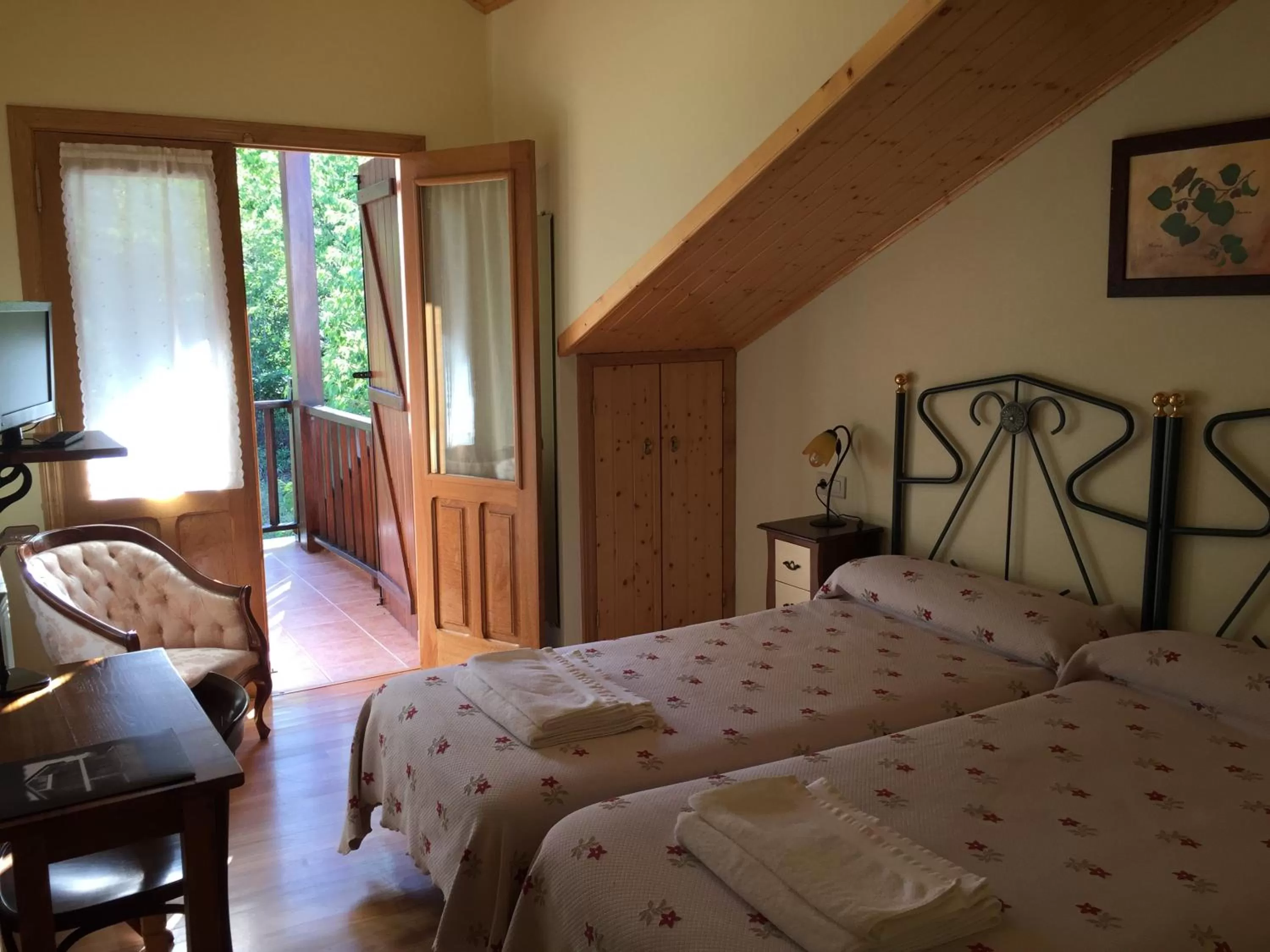 Photo of the whole room, Room Photo in Hotel Rural Casa Ana