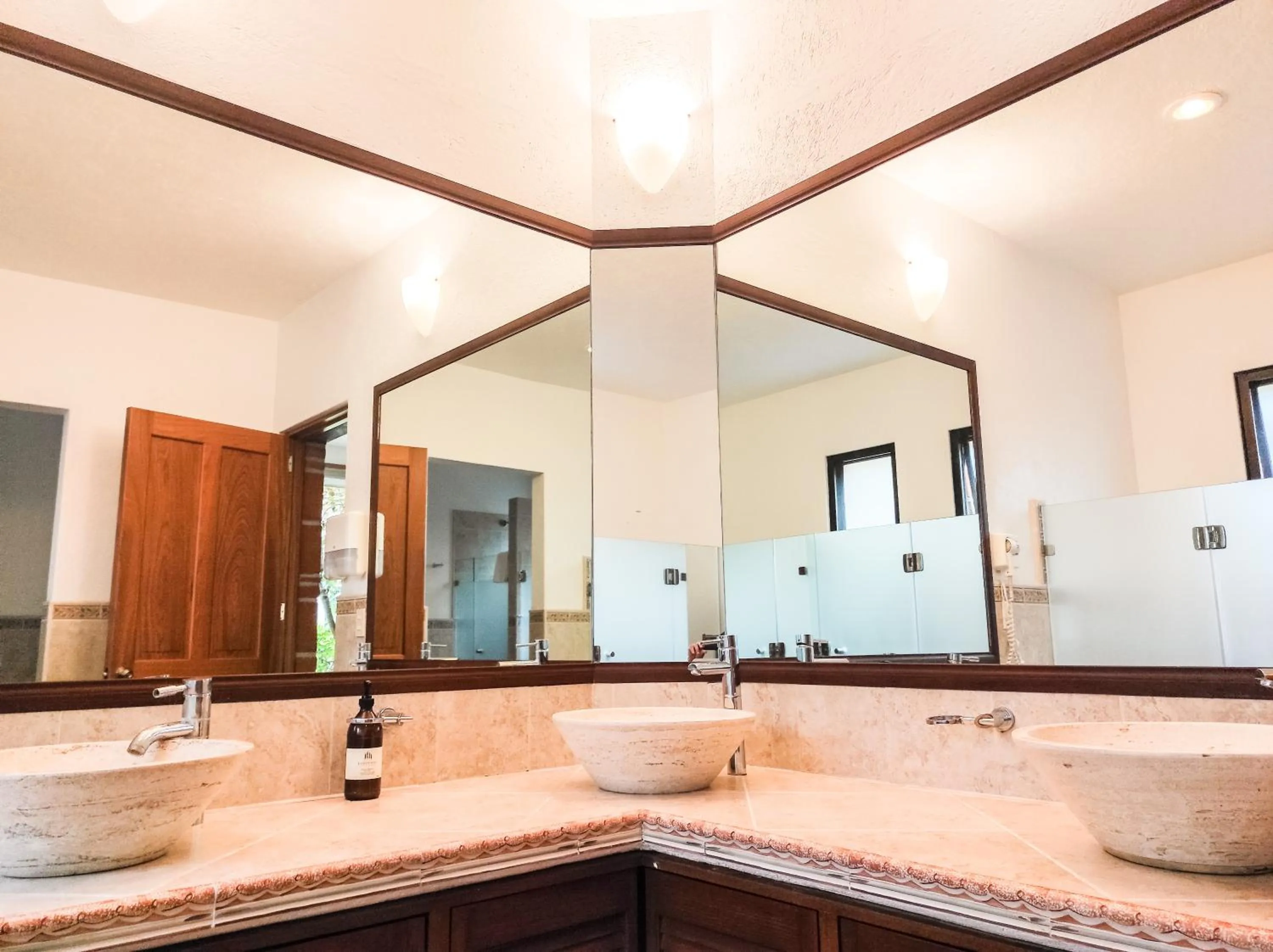 Bathroom in La Buena Vibra Wellness Resort & Spa