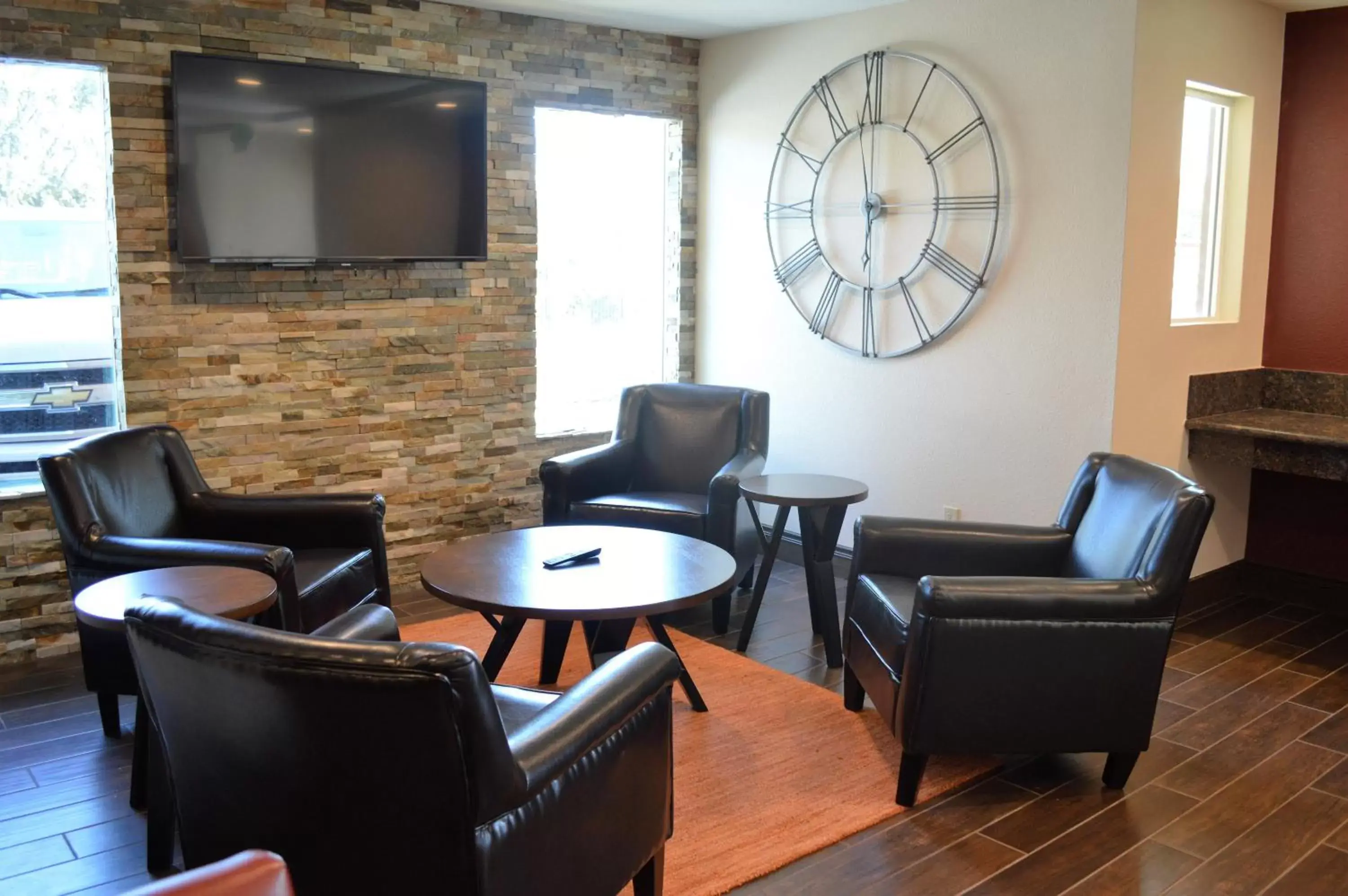 Lobby or reception, Lounge/Bar in Red Roof Inn & Suites Sacramento North