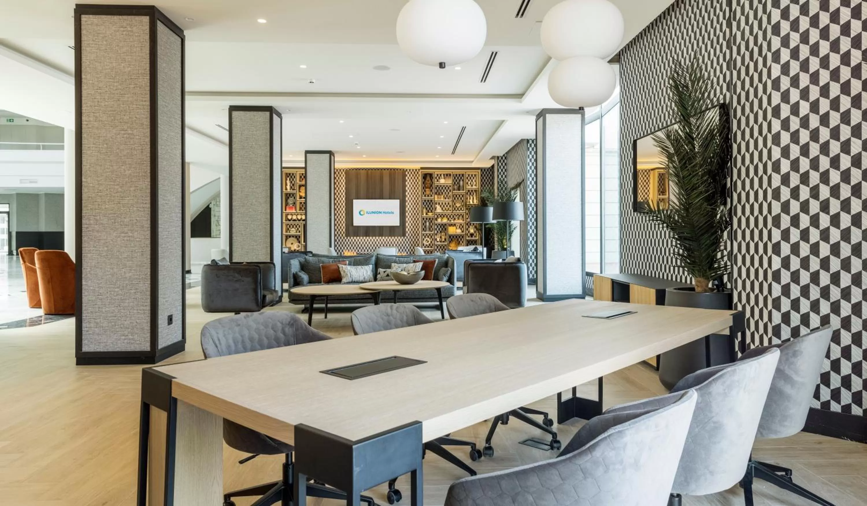 Lobby or reception in Ilunion Alcora Sevilla