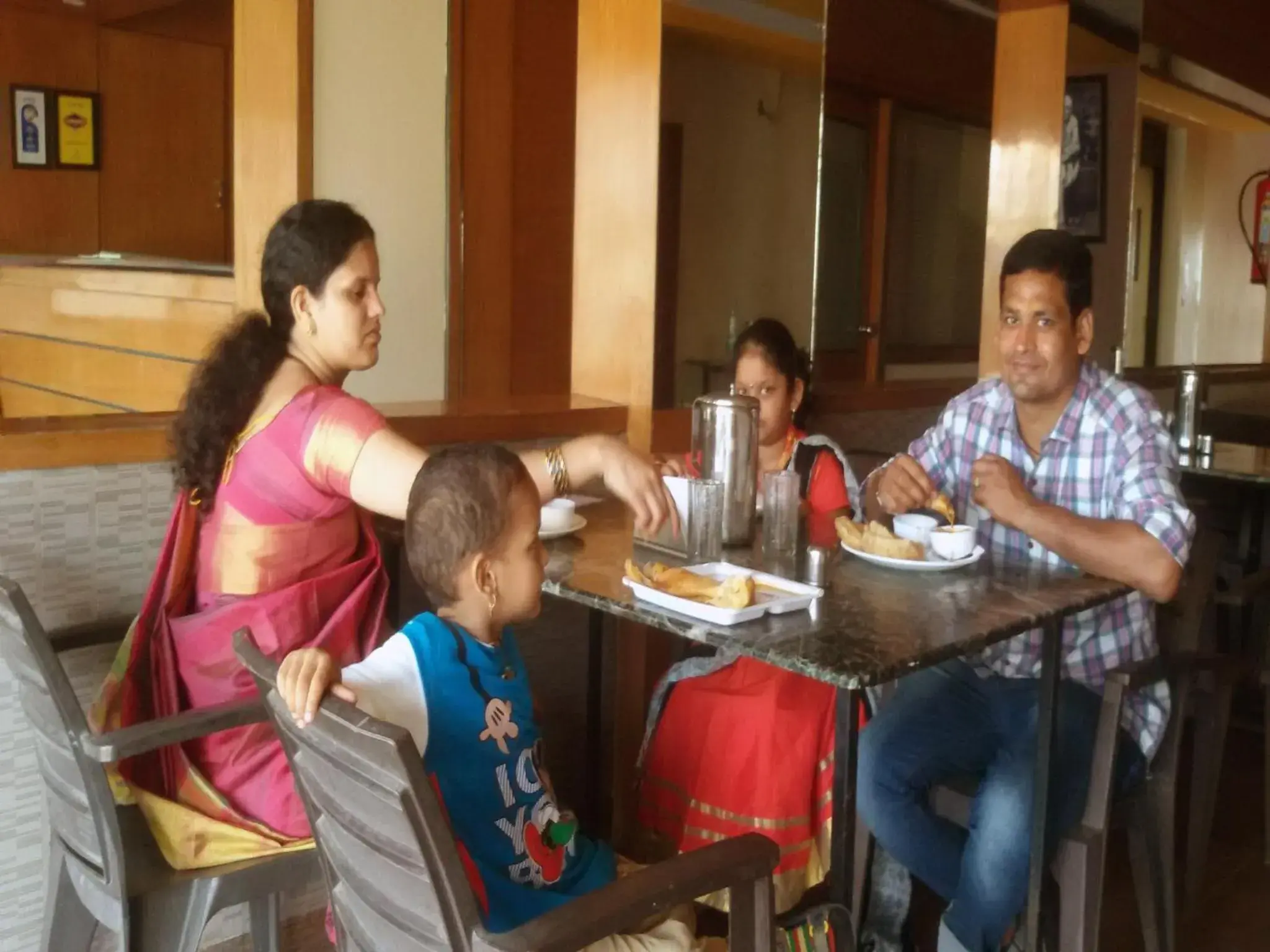 Breakfast in Hotel Sai Kamal
