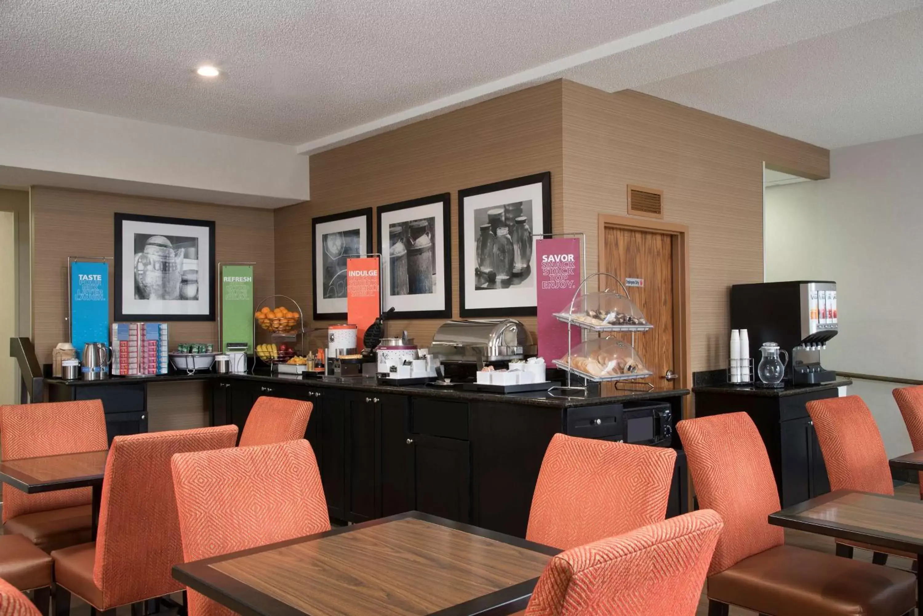 Breakfast in Hampton Inn Ann Arbor - North Breakfast in Hampton Inn Ann Arbor - North