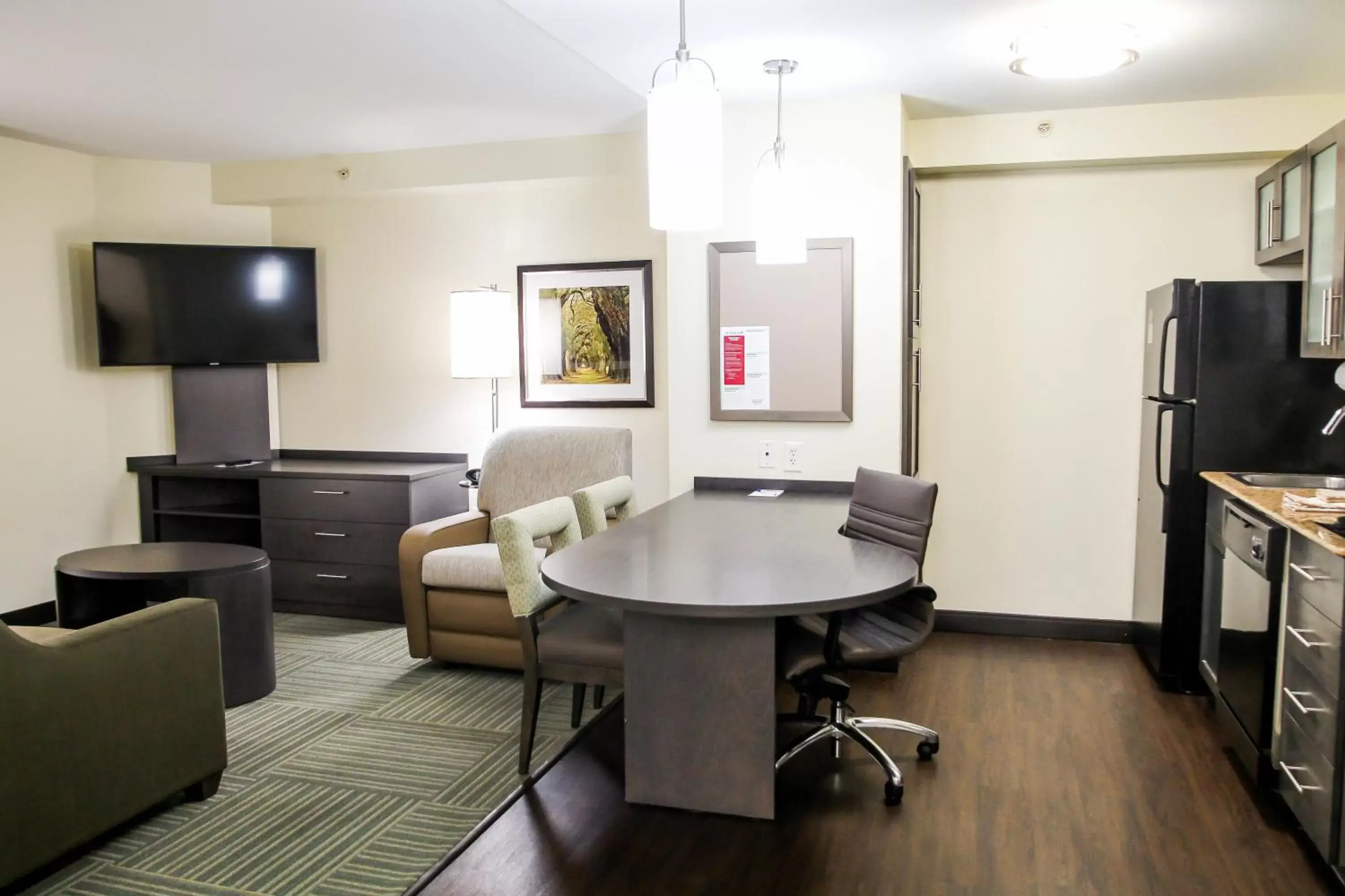 Photo of the whole room, TV/Entertainment Center in Candlewood Suites Richmond North-Glen Allen, an IHG Hotel