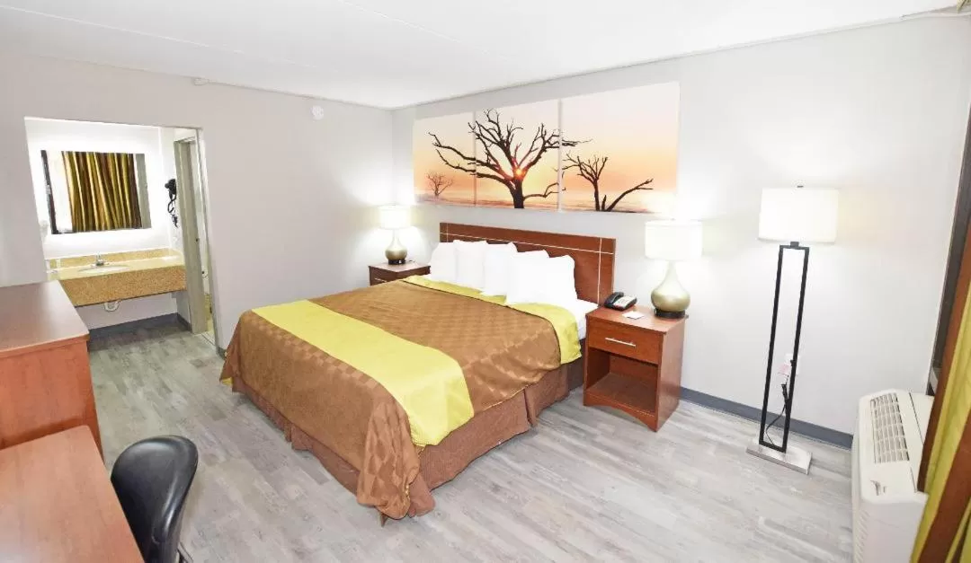 Bed in Days Inn by Wyndham Midland