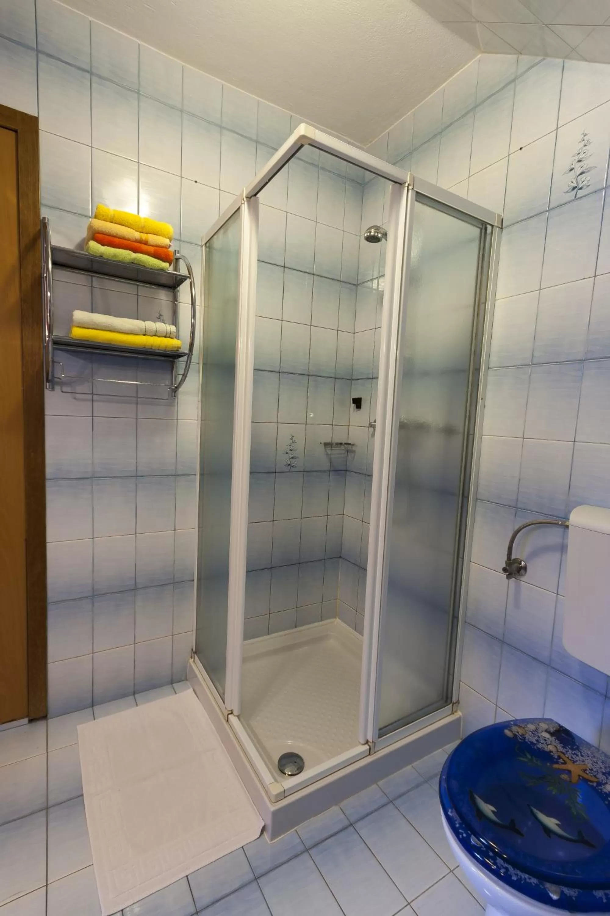 Bathroom in Rooms & Apartments Jana