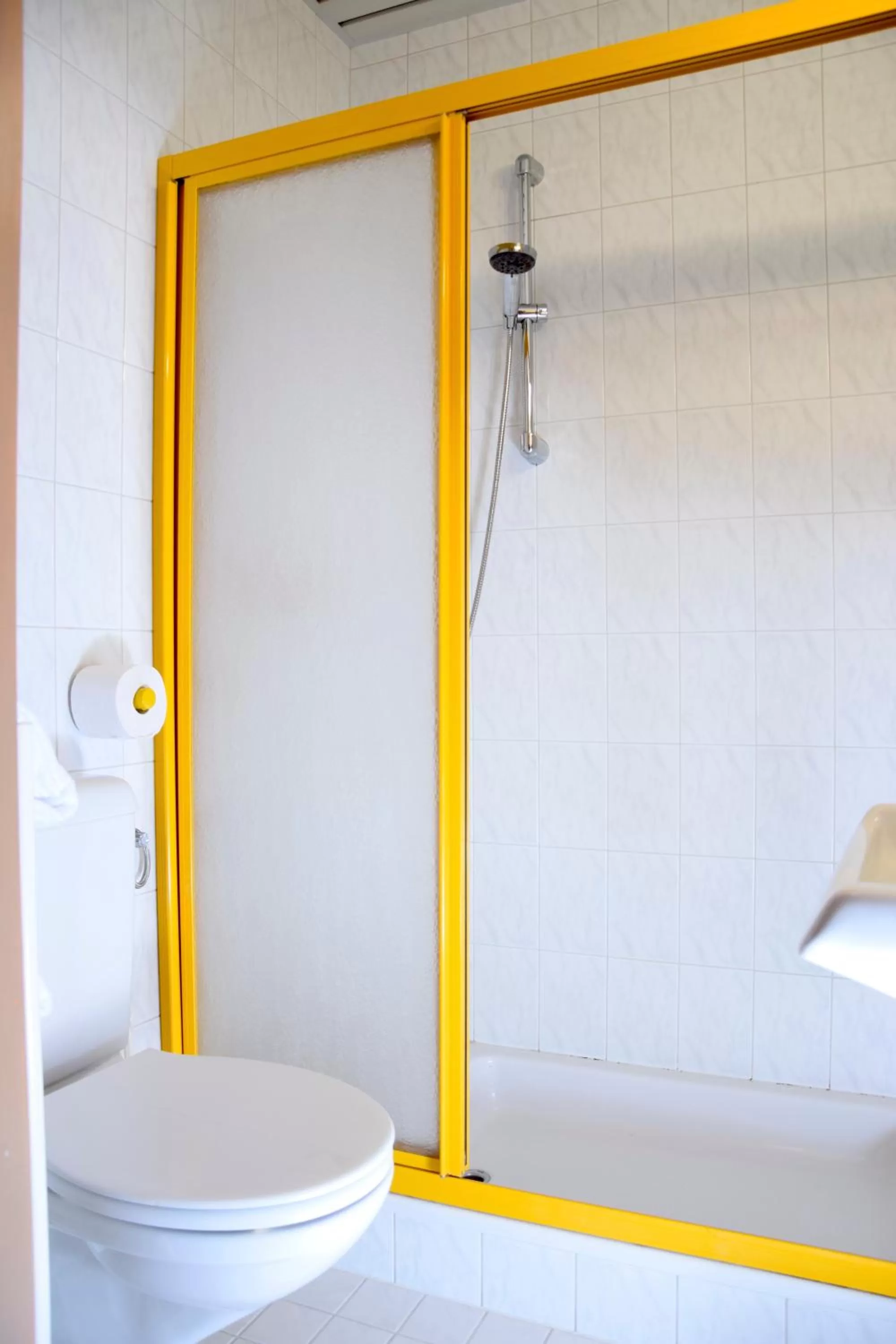 Shower in Rathskeller Weitra