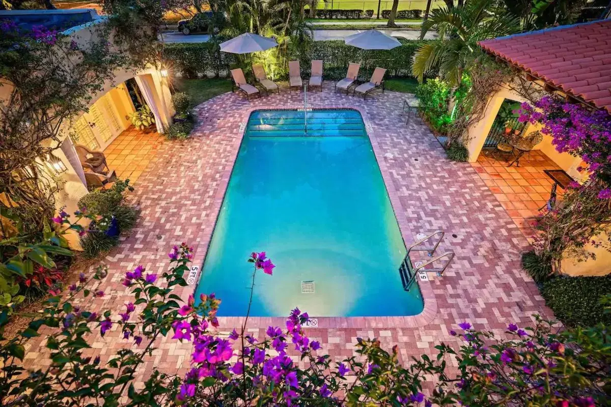 Bird's eye view, Pool View in Grandview Gardens