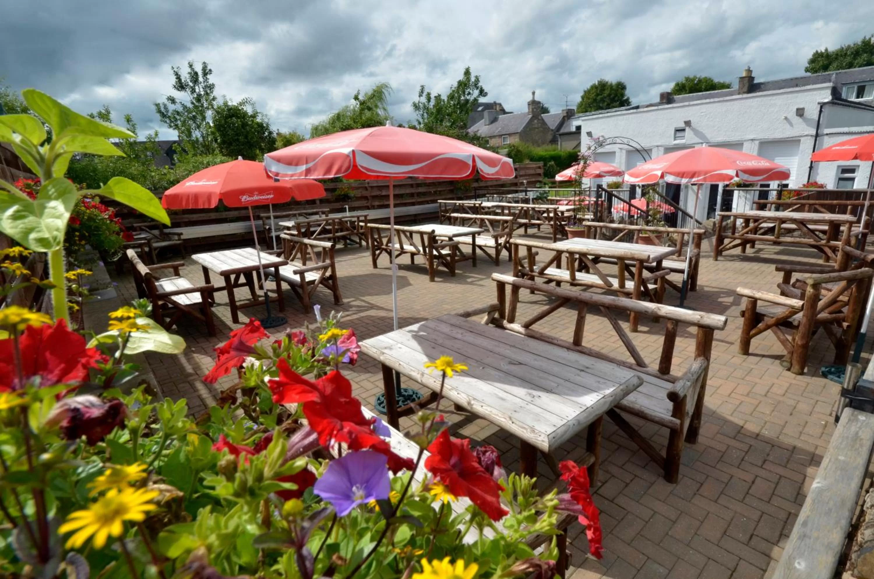 Patio, Restaurant/Places to Eat in Auld Cross Keys Inn
