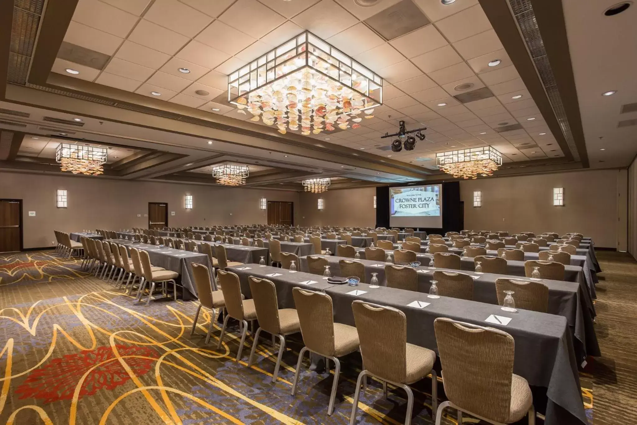 Meeting/conference room in Crowne Plaza Hotel Foster City-San Mateo, an IHG Hotel