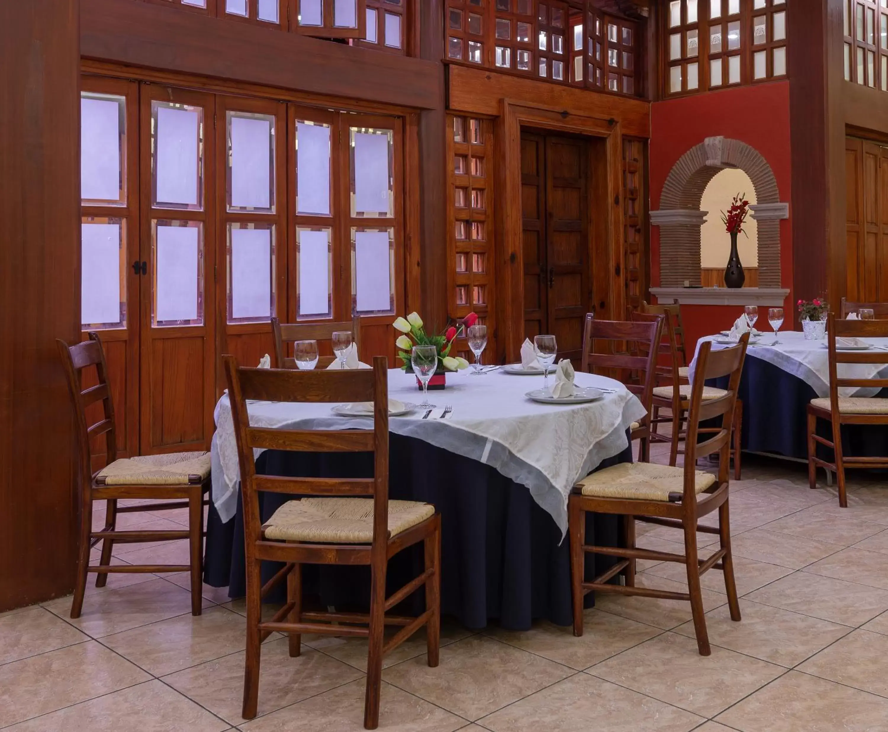 Restaurant/Places to Eat in Hotel la Parroquia
