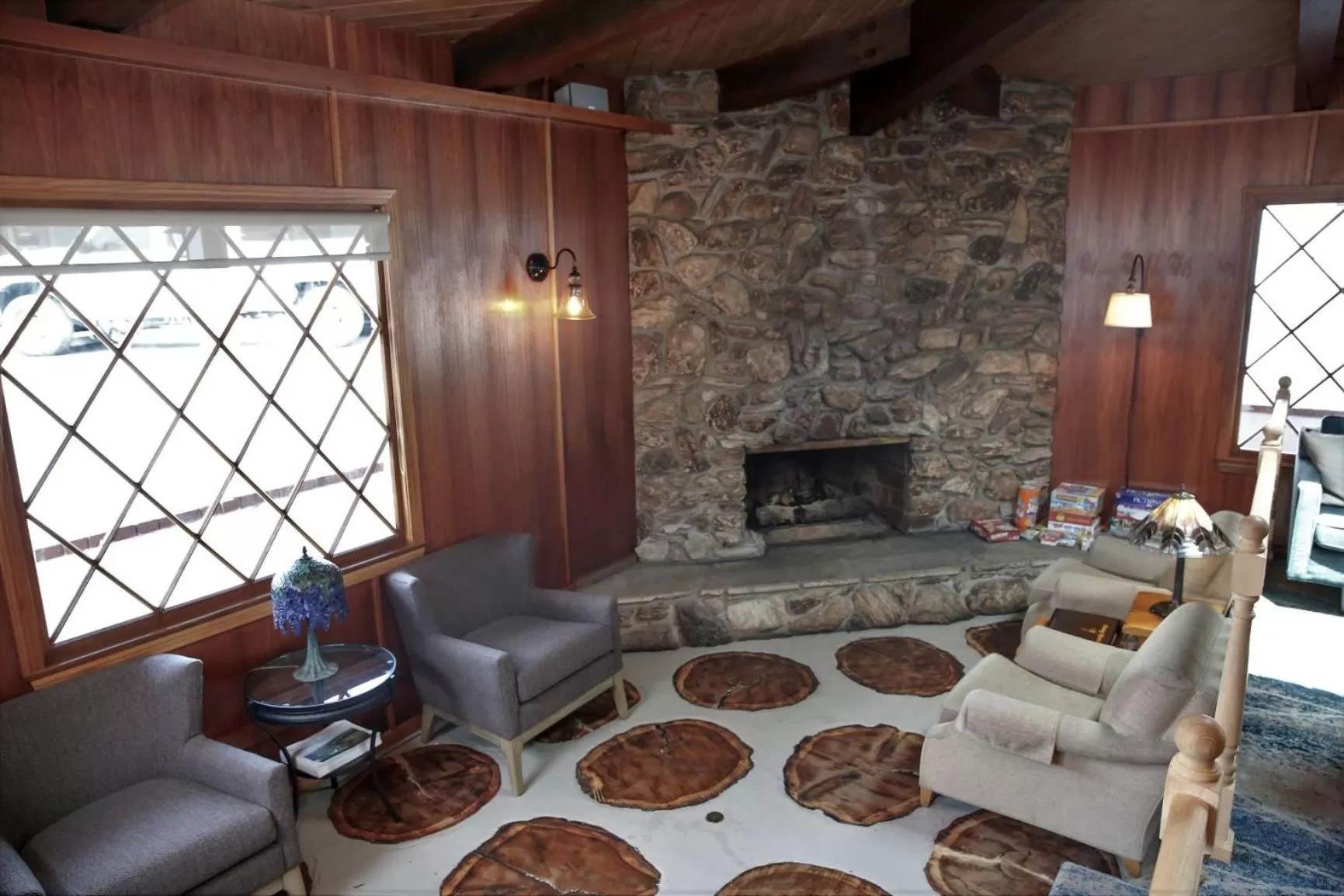 Seating area in Bluebird Inn