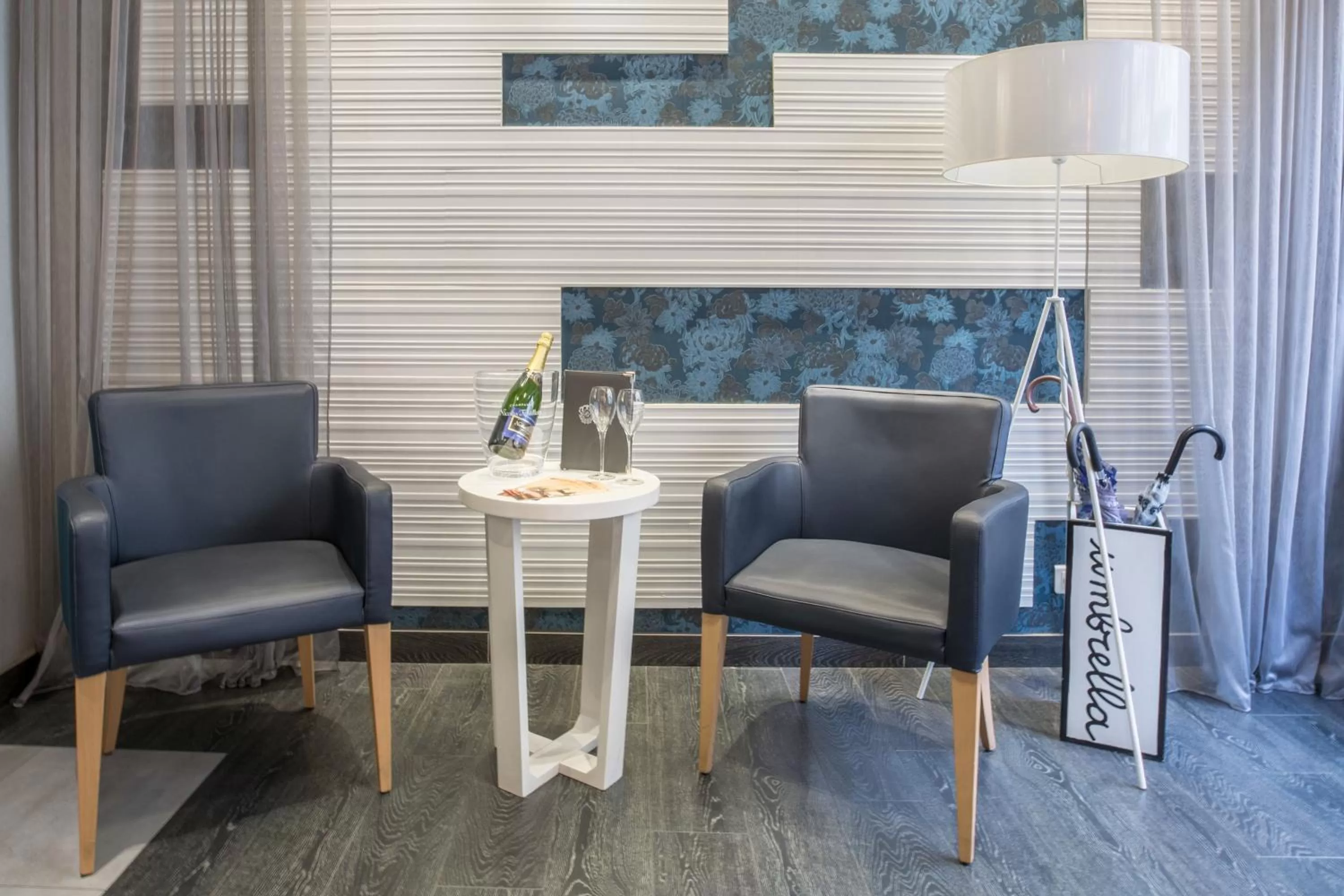 Living room in Prince Albert Montmartre