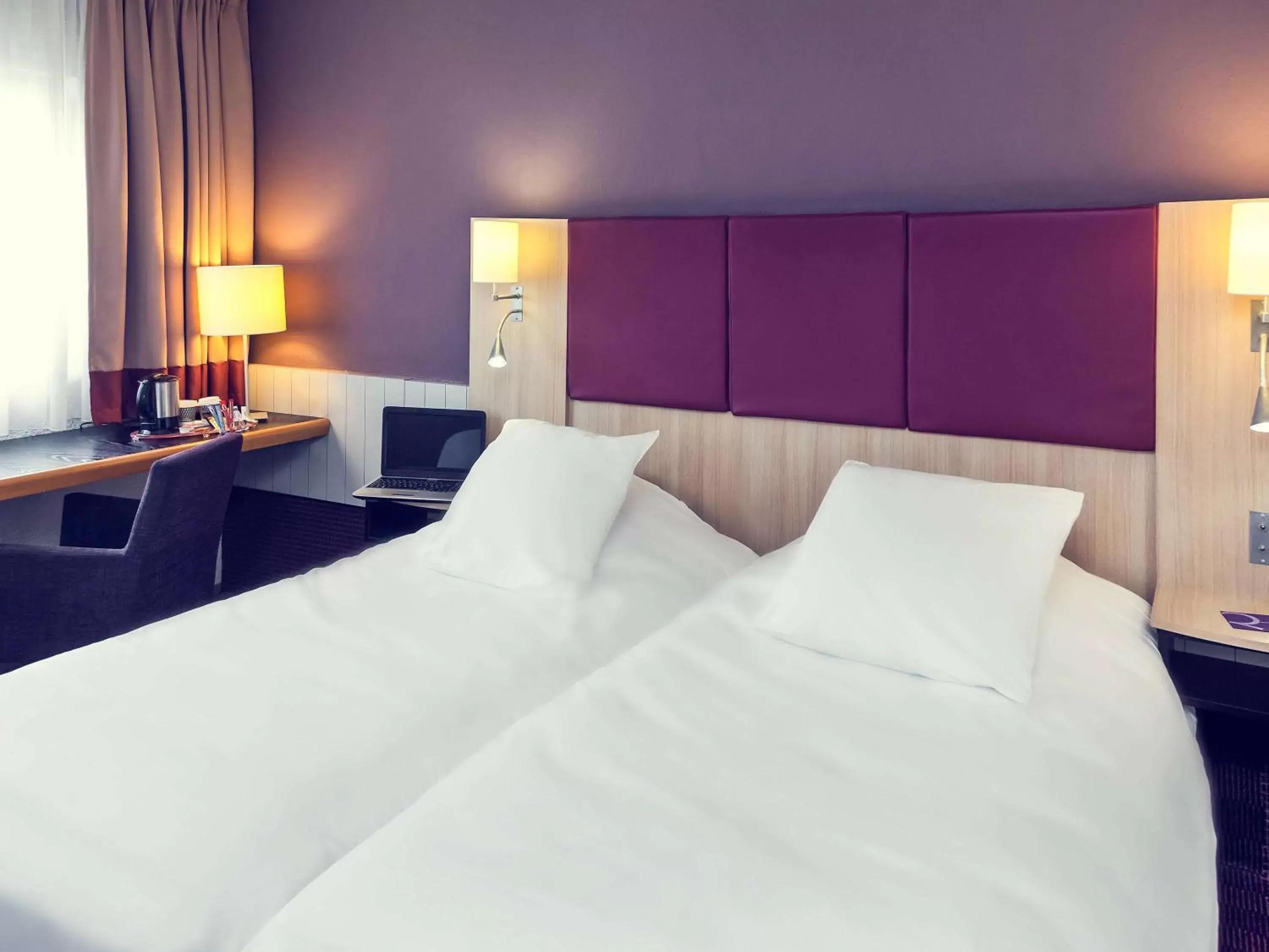 Photo of the whole room, Bed in Mercure Strasbourg Aéroport