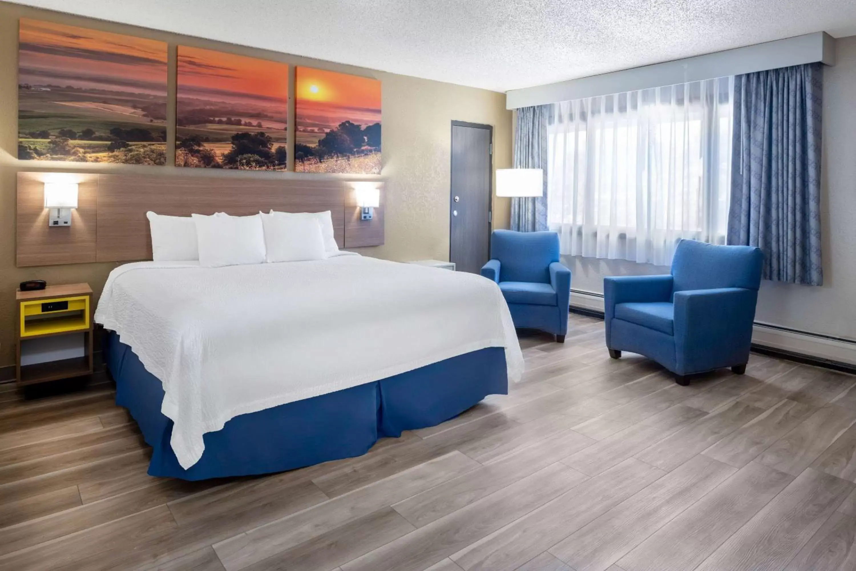 Photo of the whole room in Days Inn by Wyndham Sioux Falls Airport