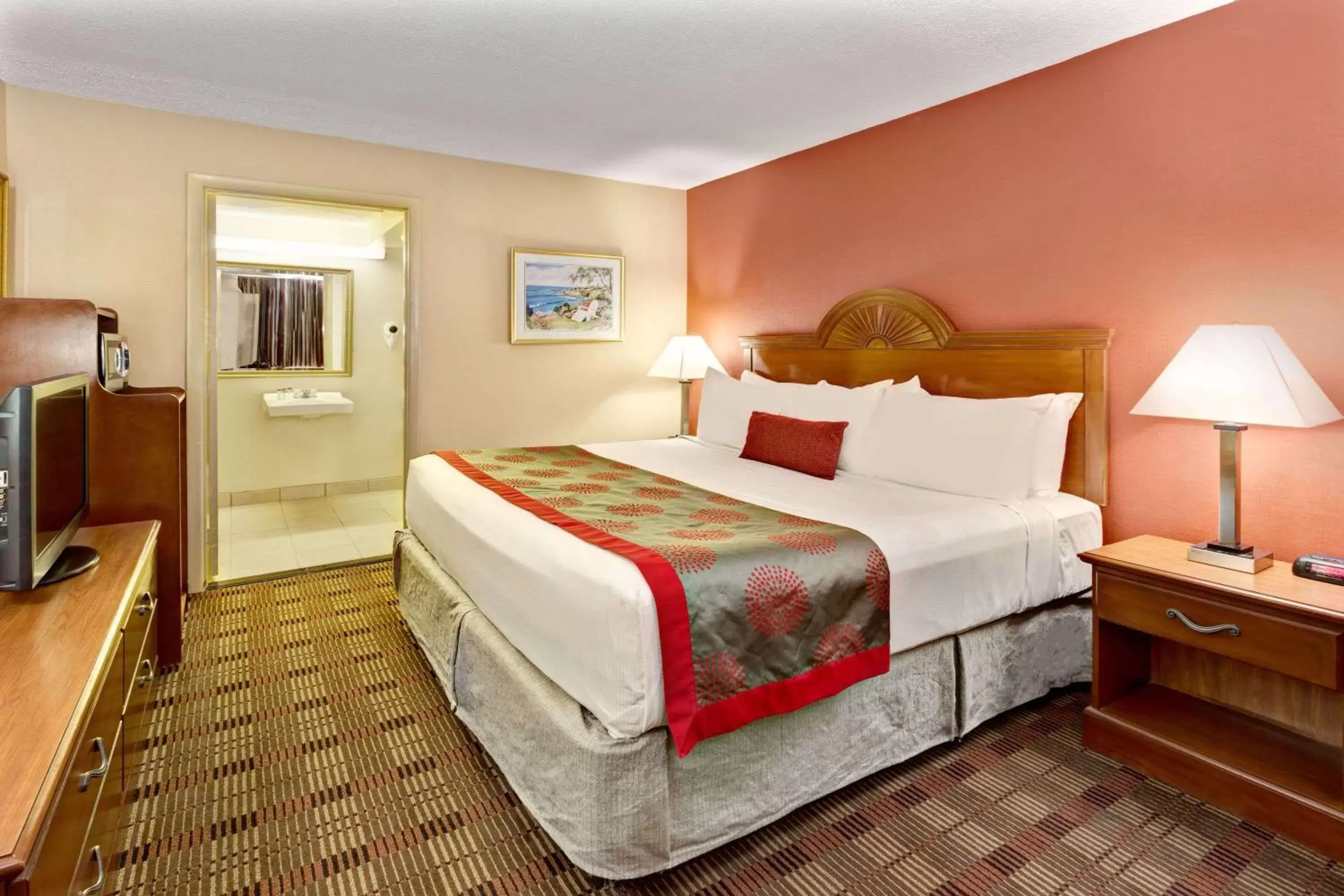 Photo of the whole room, Bed in Ramada by Wyndham Baltimore West