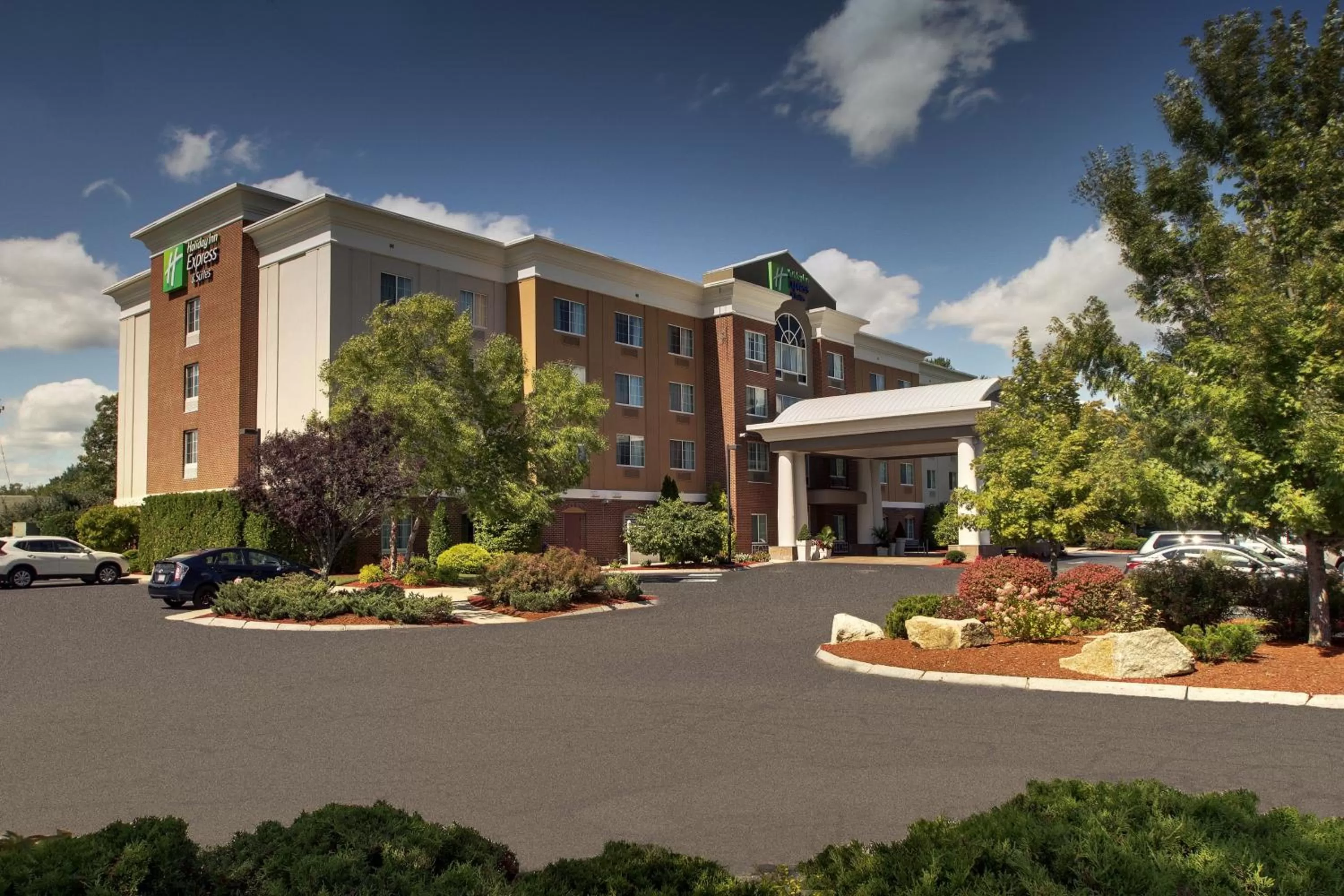 Property building in Holiday Inn Express Hotel & Suites Middleboro Raynham by IHG