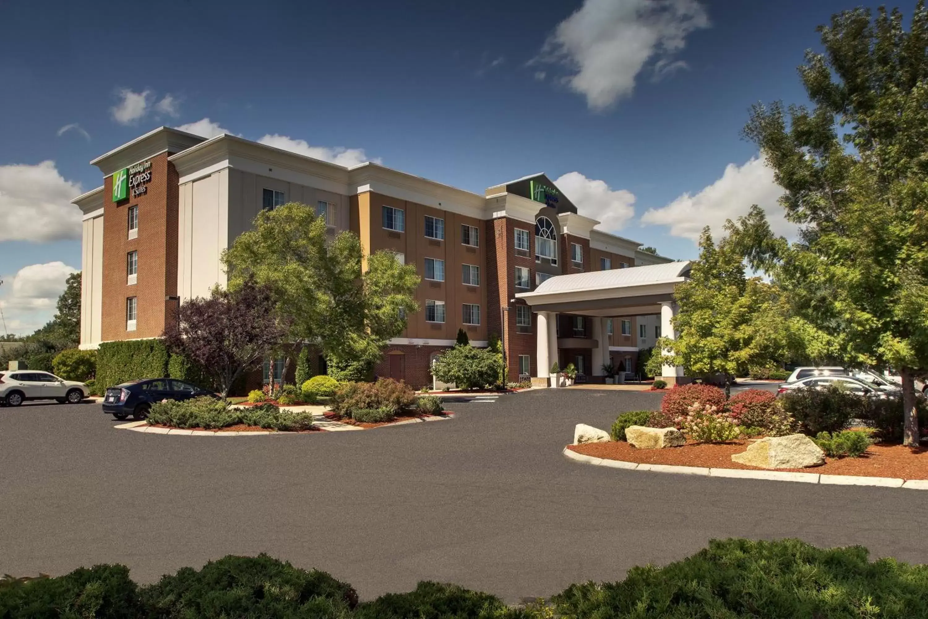 Property Building in Holiday Inn Express Hotel & Suites Middleboro Raynham, an IHG Hotel
