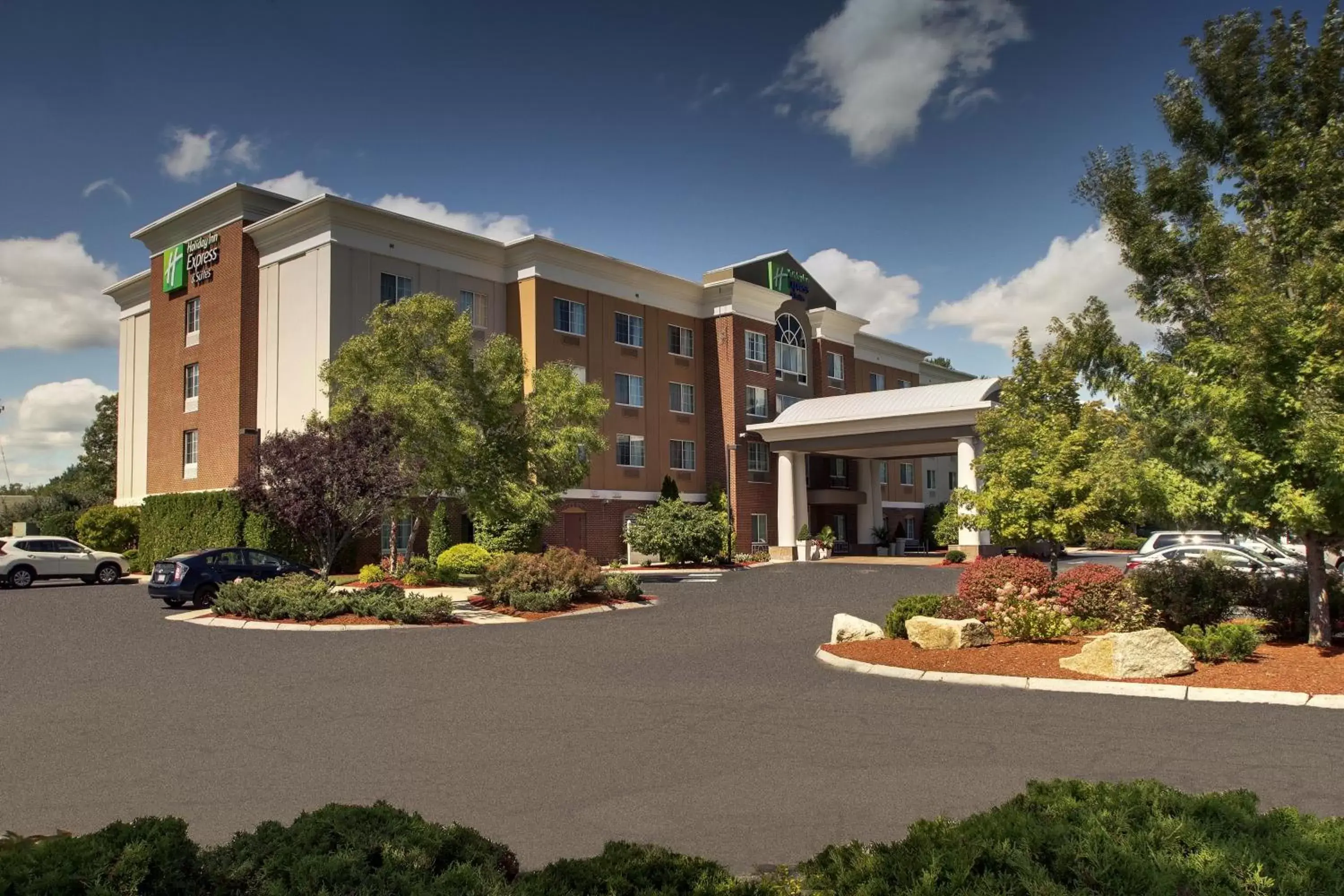 Property building in Holiday Inn Express Hotel & Suites Middleboro Raynham by IHG Property building in Holiday Inn Express Hotel & Suites Middleboro Raynham by IHG