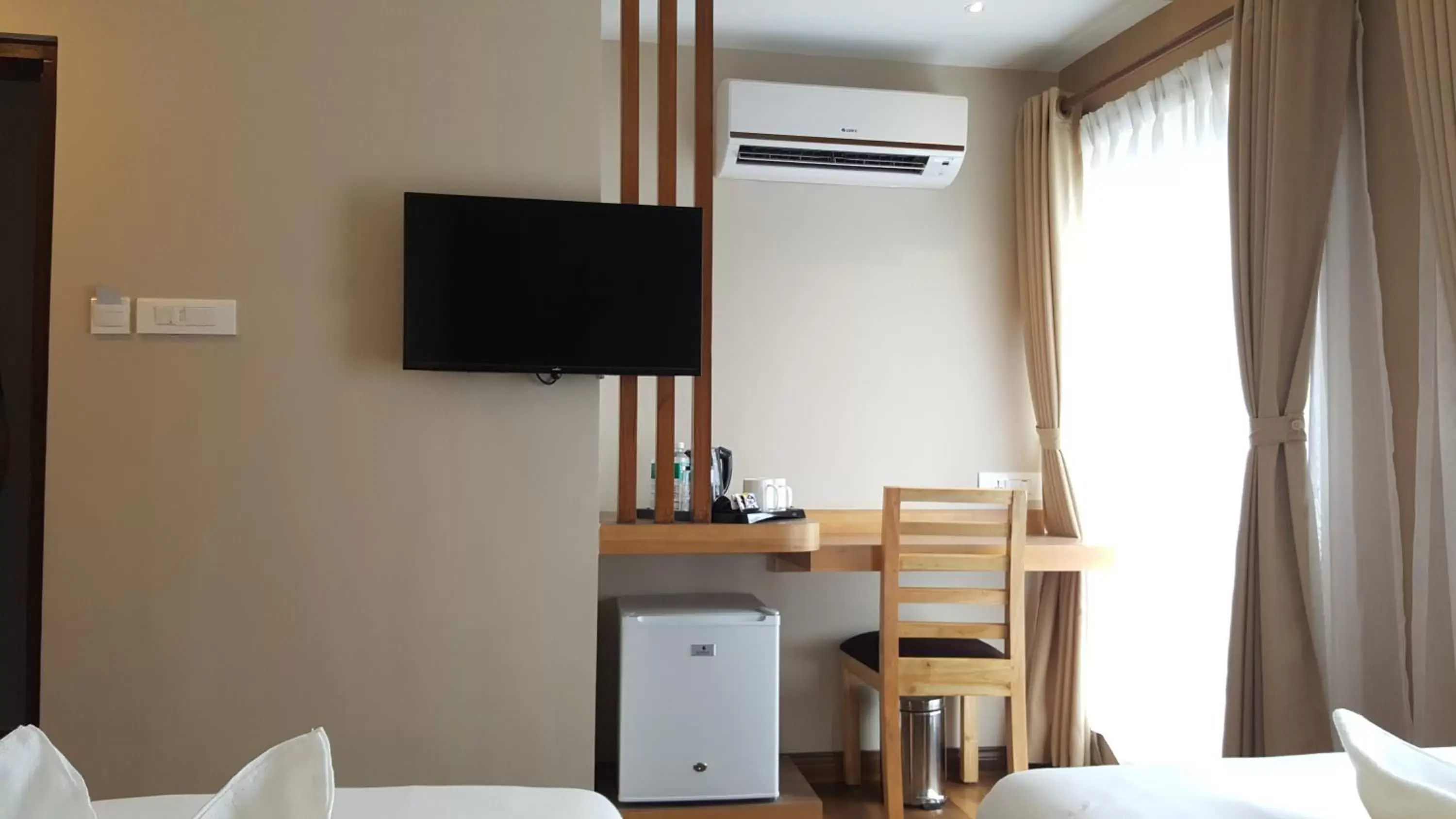 TV and multimedia, Bed in Hotel Bihani TV and multimedia, Bed in Hotel Bihani