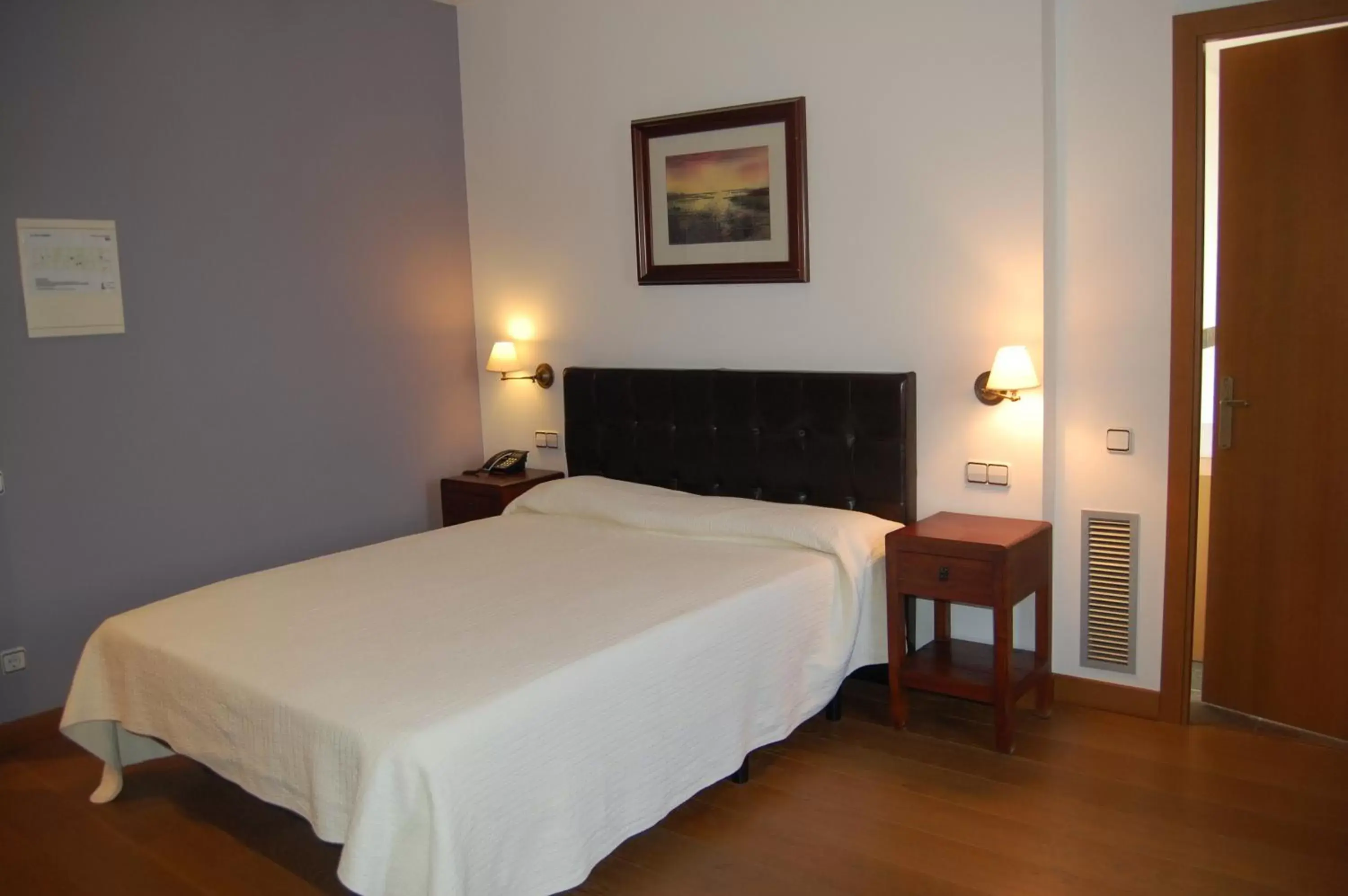 Bedroom, Bed in Hotel Moli De La Torre