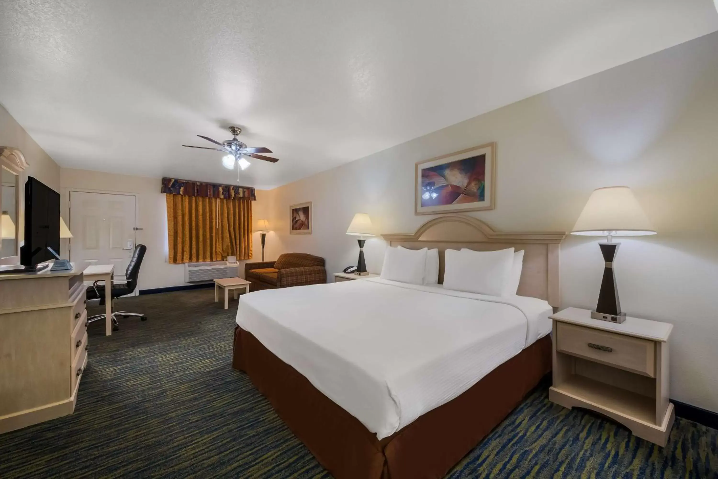 Bedroom, Bed in SureStay Hotel by Best Western Falfurrias