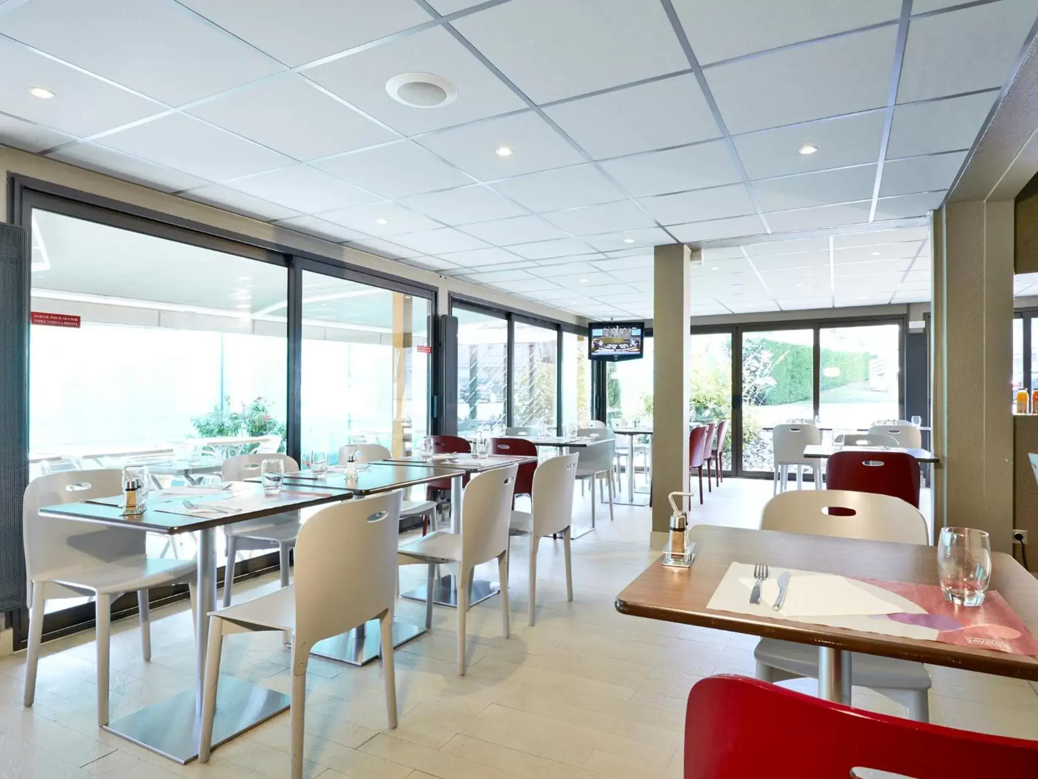 Restaurant/Places to Eat in Campanile St Etienne Centre - Villars La Terrasse