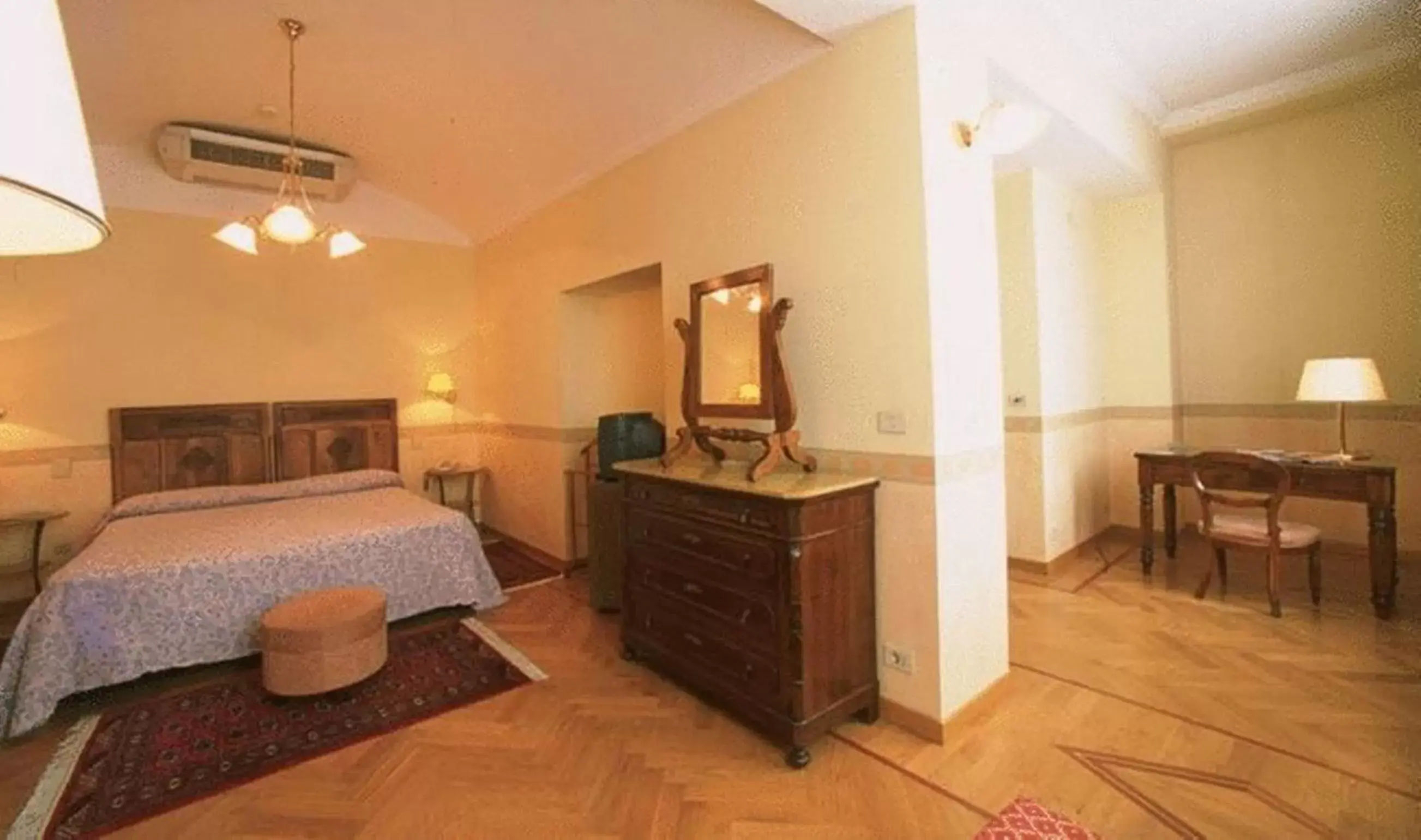 Photo of the whole room, Bed in Hotel Roma e Rocca Cavour