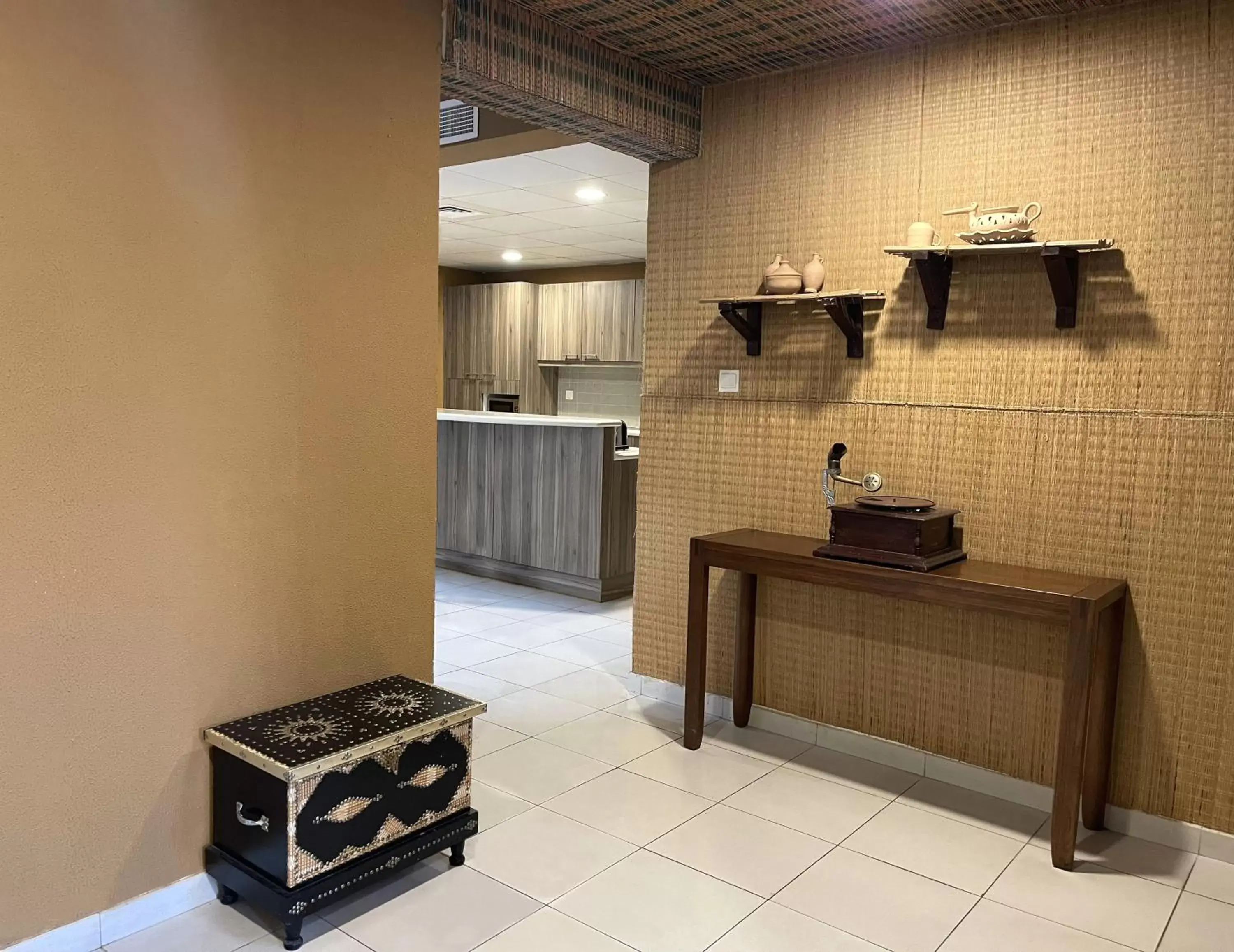 Kitchen or kitchenette, Lobby/Reception in Jannah Hotel Apartments & Villas