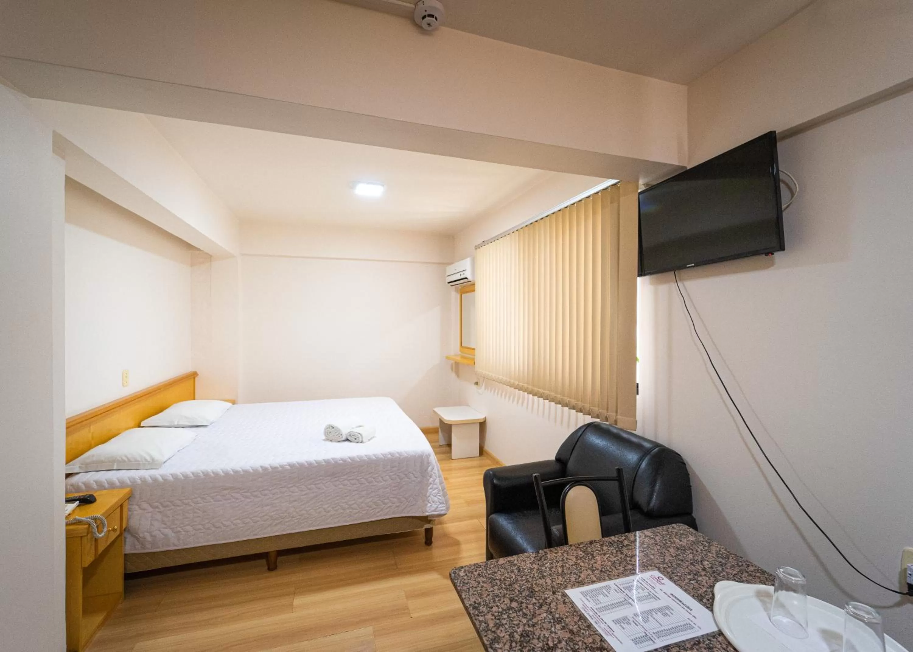 Bed in Condall Palace Hotel