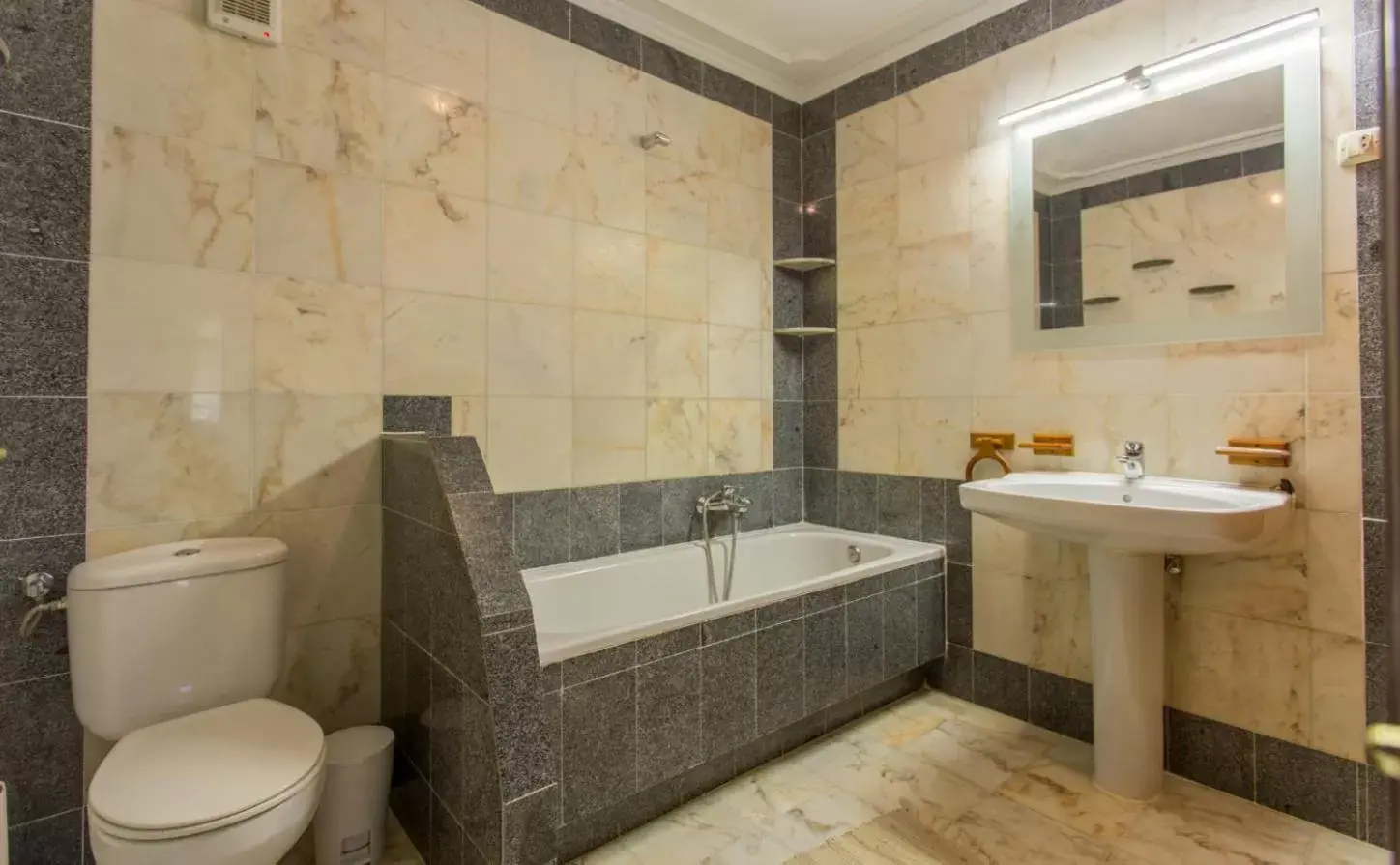 Shower, Bathroom in Apartamentos Gaudi Style