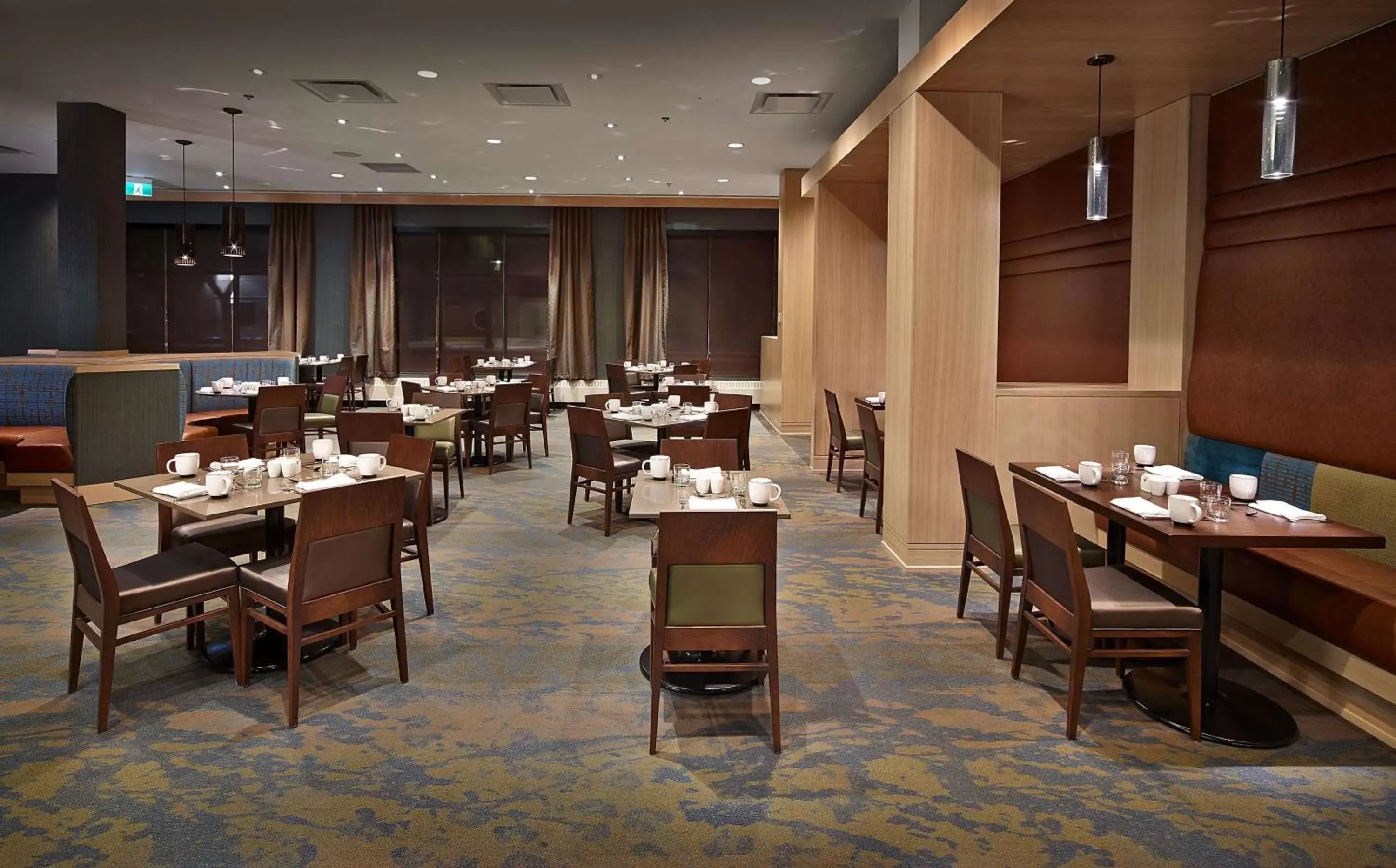 Restaurant/Places to Eat in DoubleTree by Hilton Hotel & Conference Centre Regina