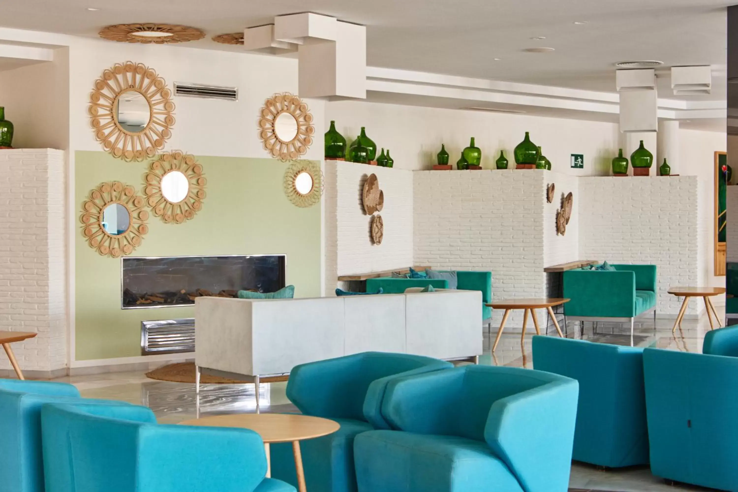 Seating area, Lounge/Bar in Iberostar Royal Andalus