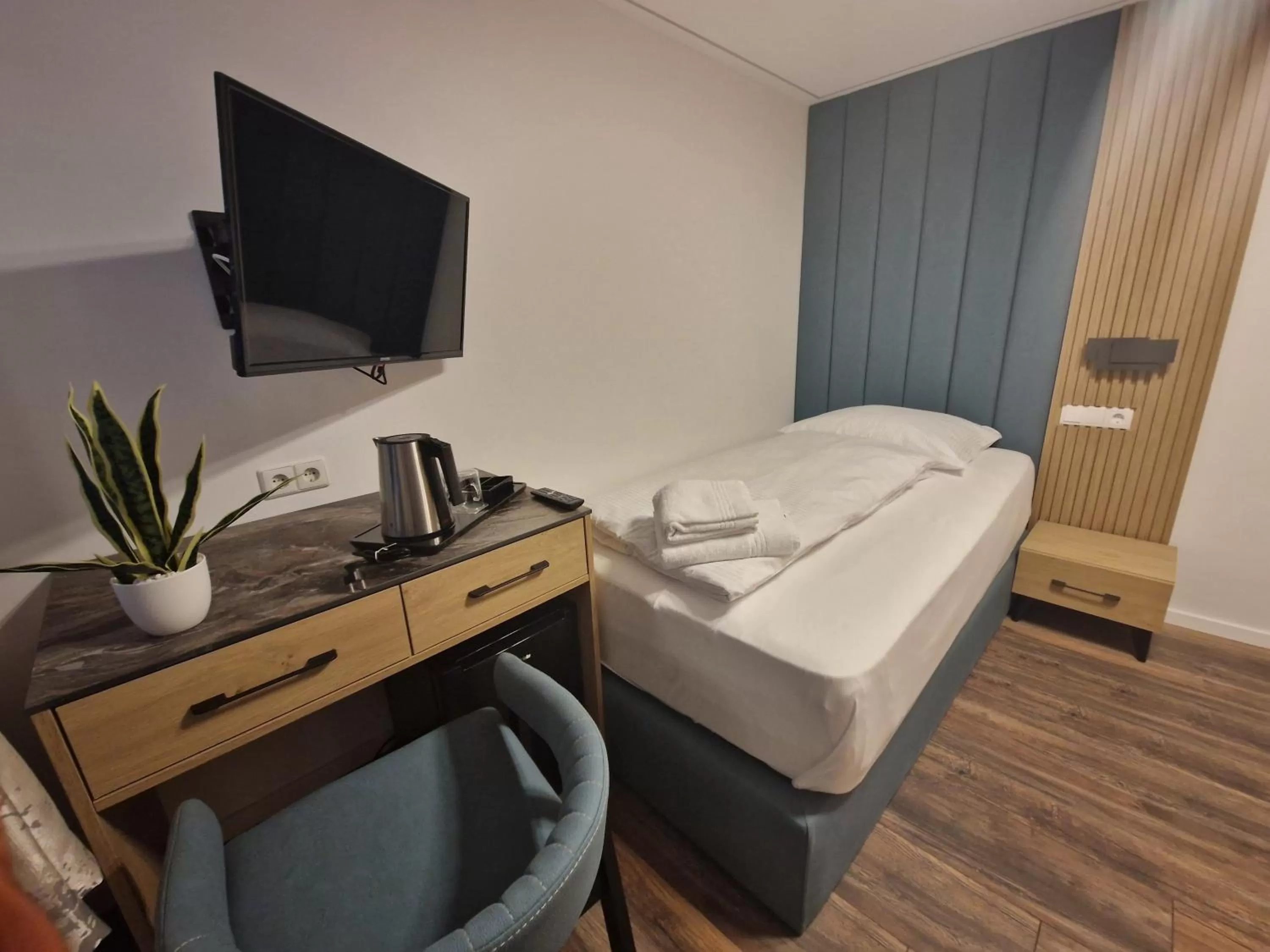 Restaurant/places to eat, Bed in Hotel Lottstetten