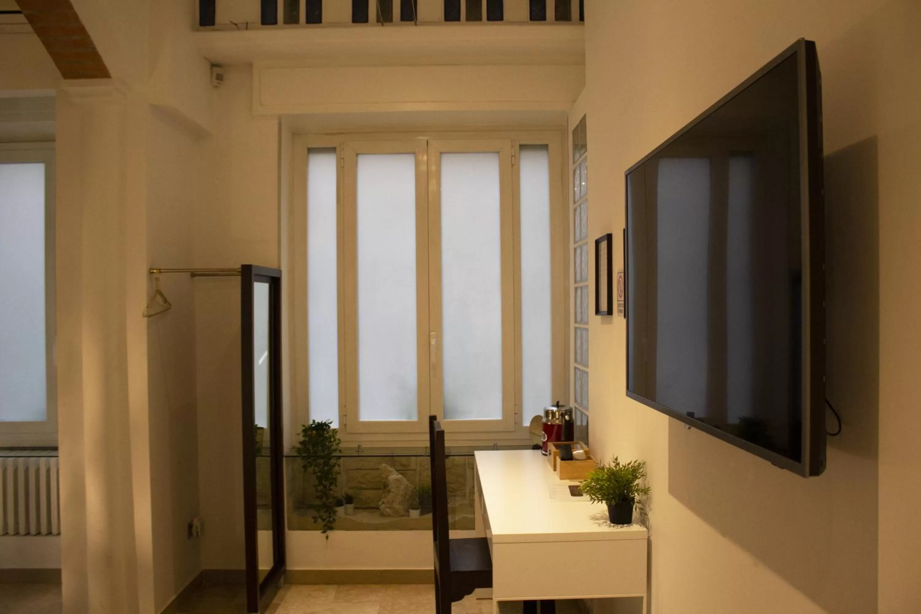 TV and multimedia, TV/Entertainment Center in Naviglio81