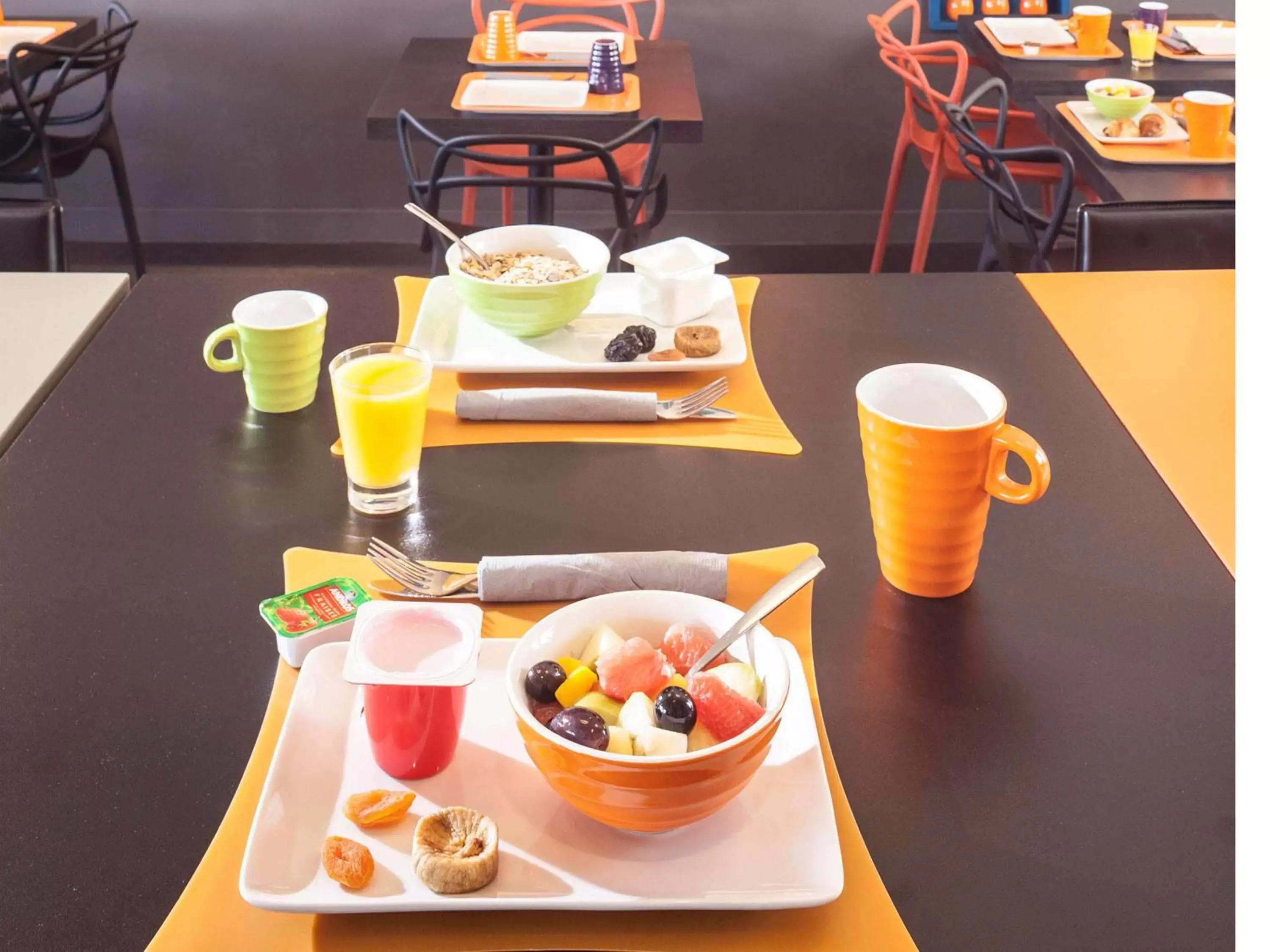 Restaurant/places to eat, Breakfast in ibis Styles Saumur Gare Centre