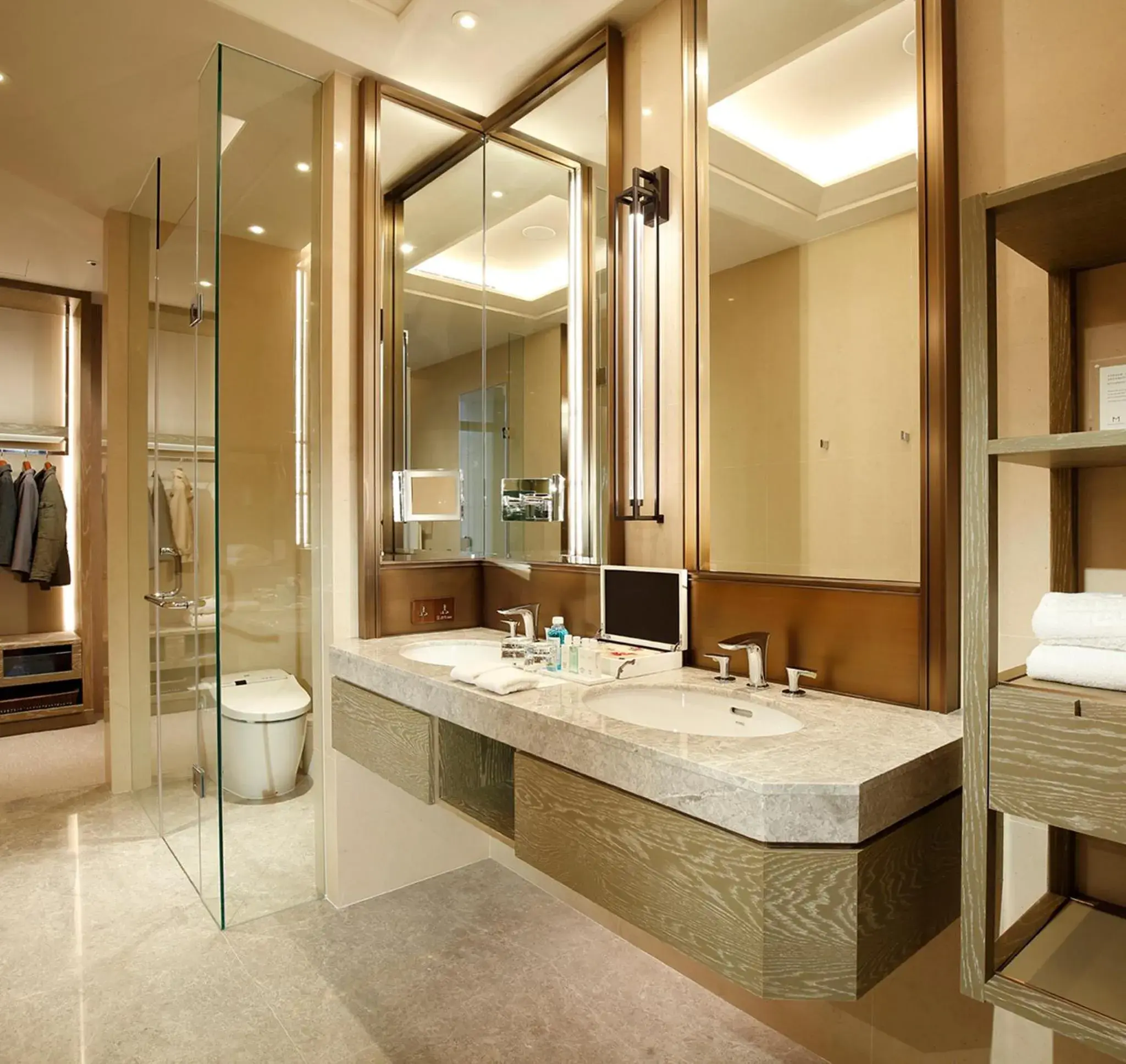 Bathroom in Grand Mayfull Hotel Taipei