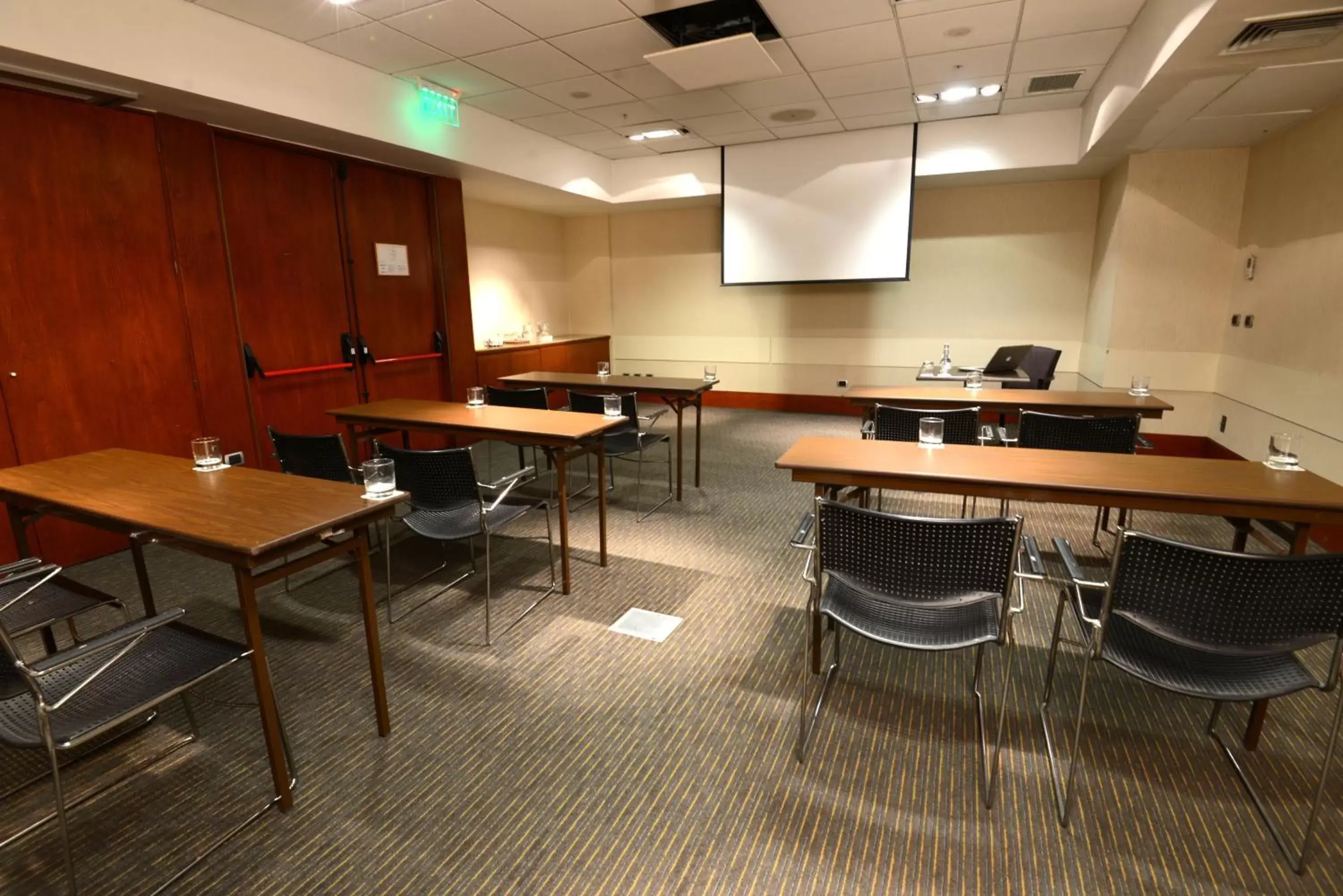 Meeting/conference room in Holiday Inn Express Santiago Las Condes, an IHG Hotel