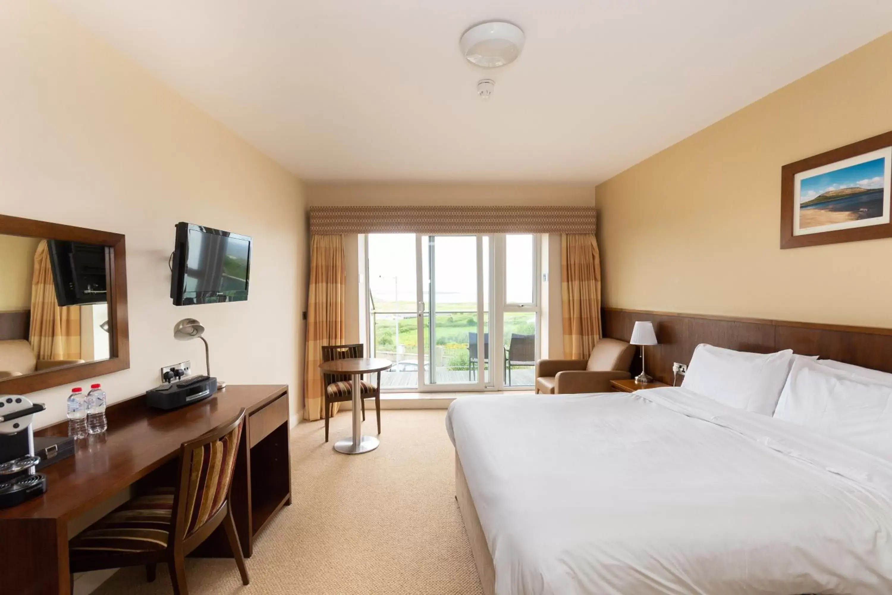 Room Photo in Strandhill Lodge and Suites