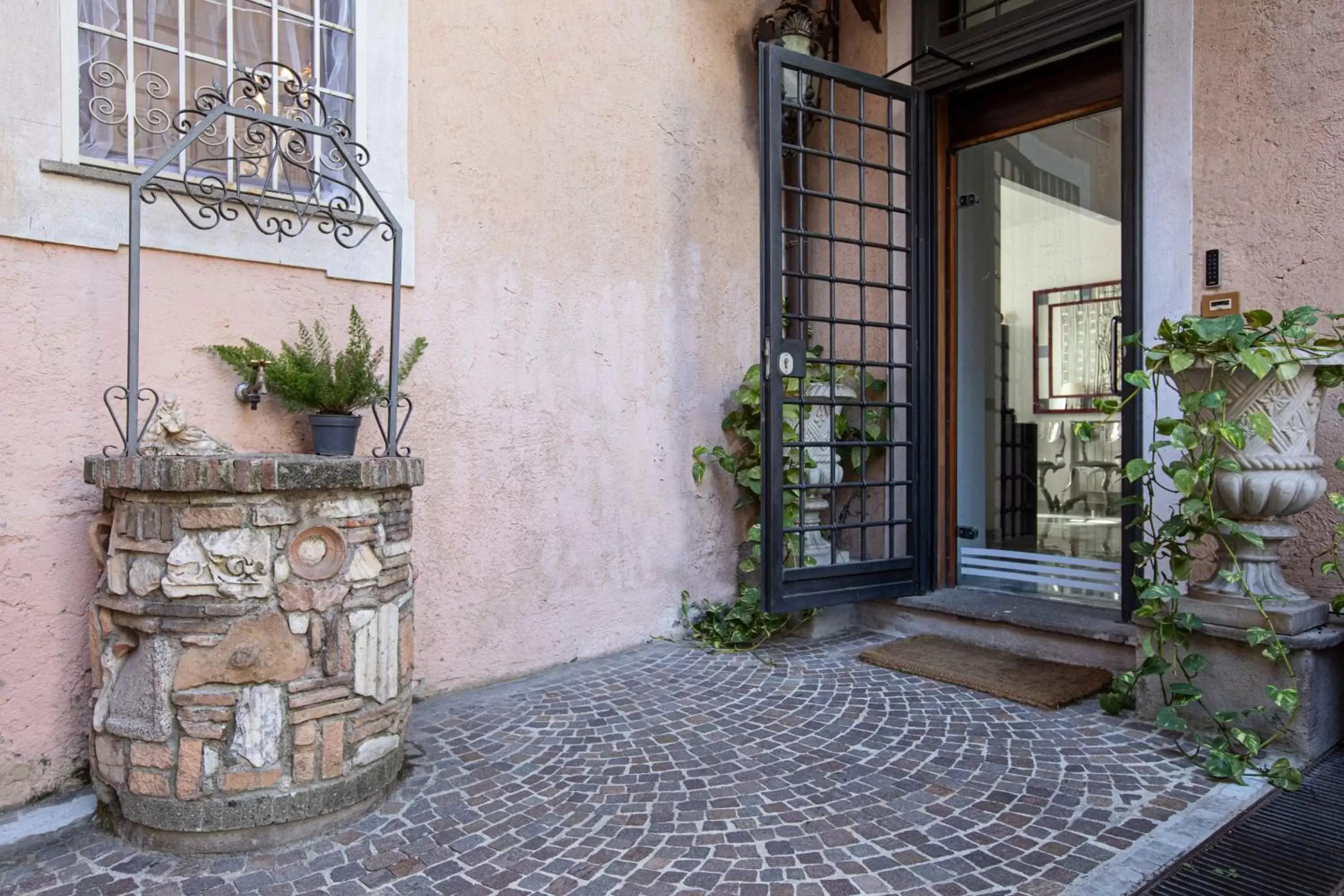 Facade/entrance in Il Monastero Collection