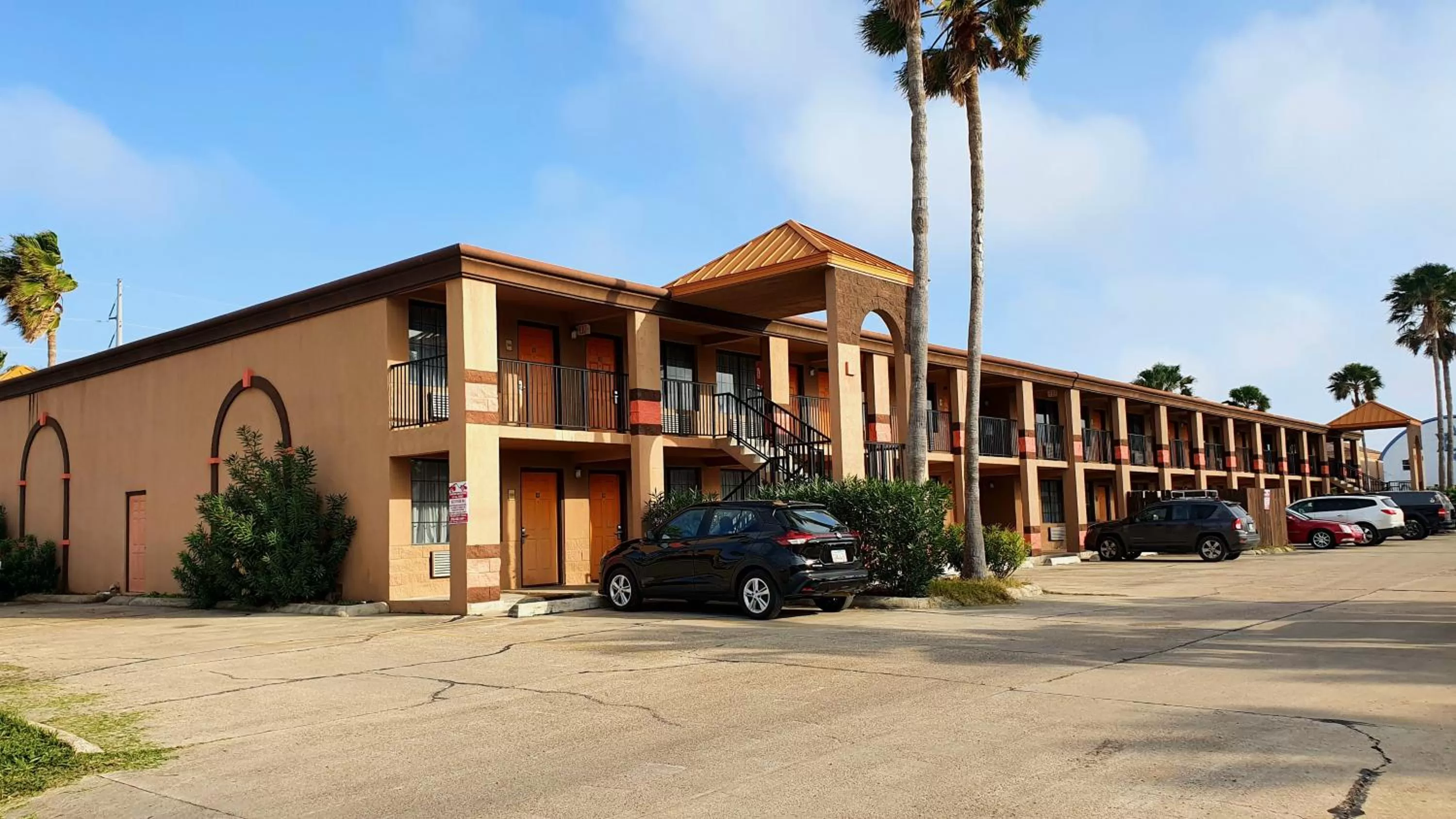 Property building in South Padre Island Inn