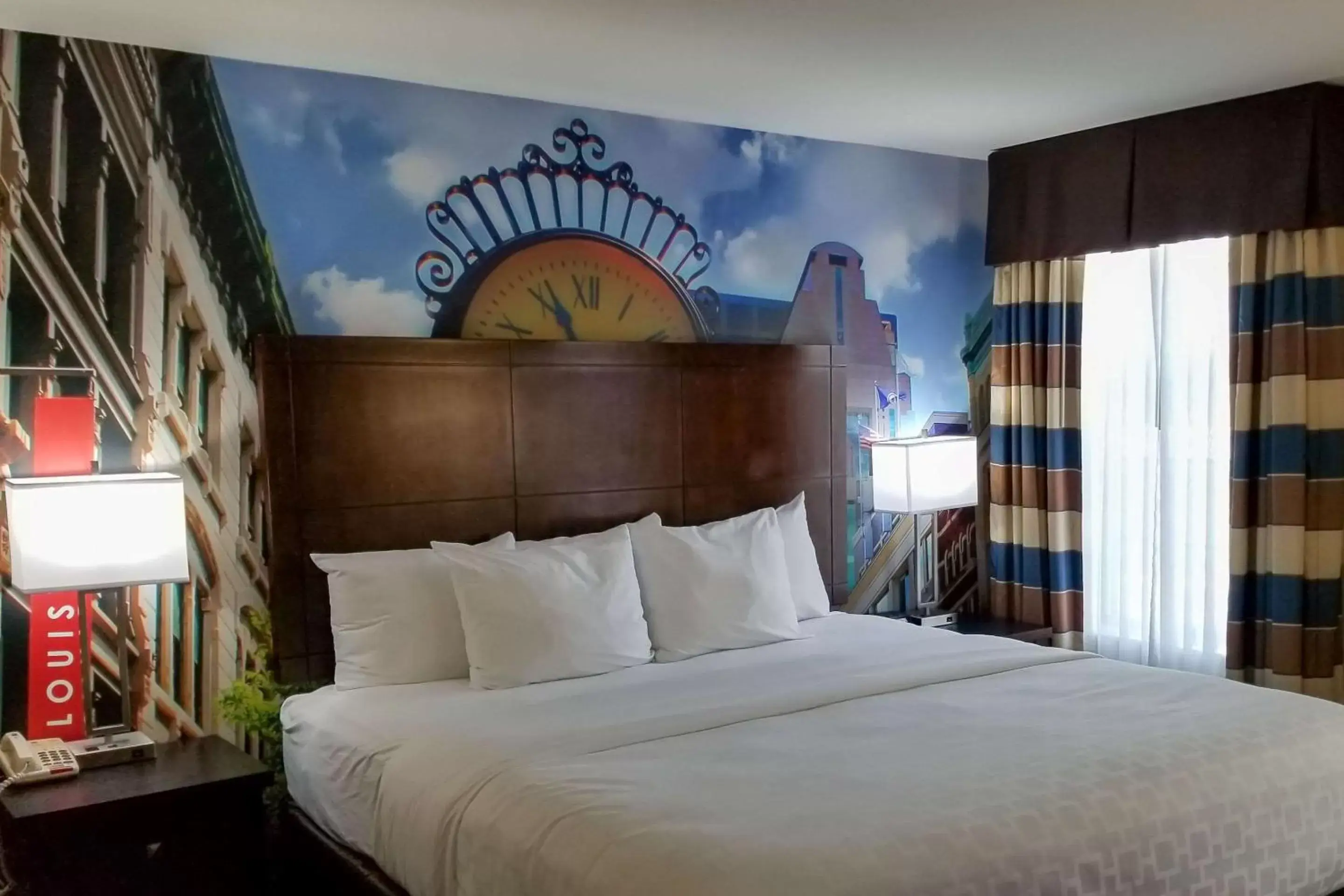 Photo of the whole room, Bed in Clarion Pointe by Choice Hotels Corydon