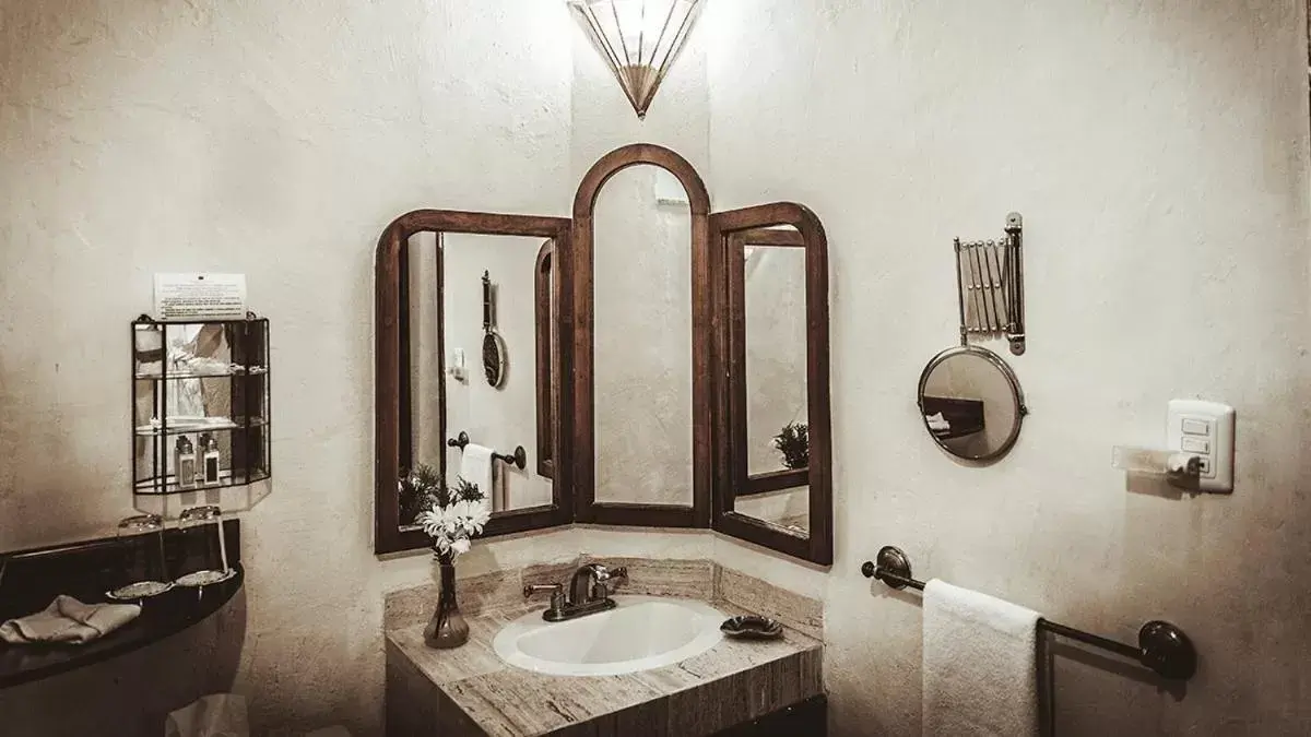 Bathroom in Hacienda Sepulveda Hotel & Spa