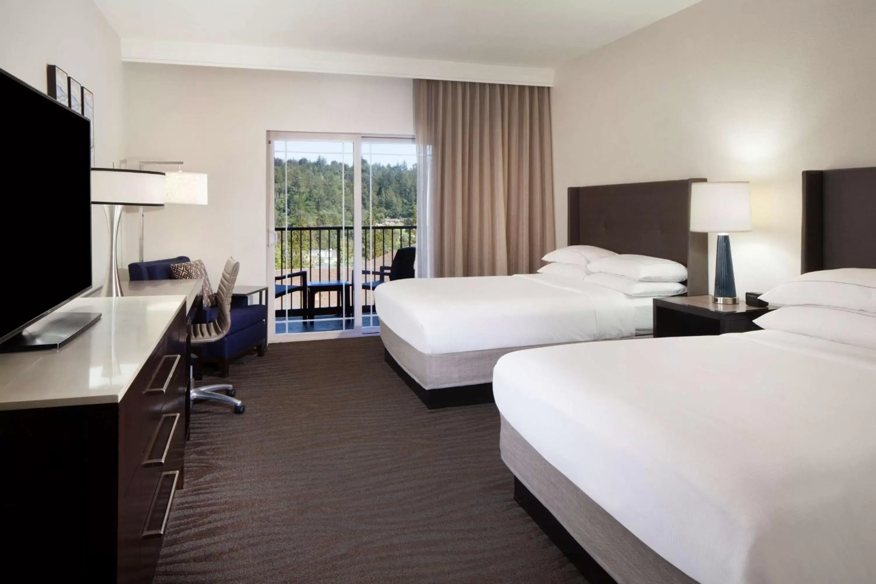 Bed in Hilton Santa Cruz Scotts Valley