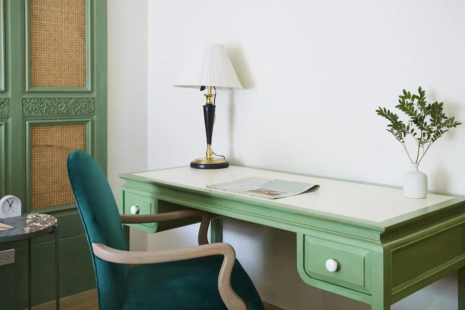 Seating area in 56 Surawong Hotel Bangkok Seating area in 56 Surawong Hotel Bangkok